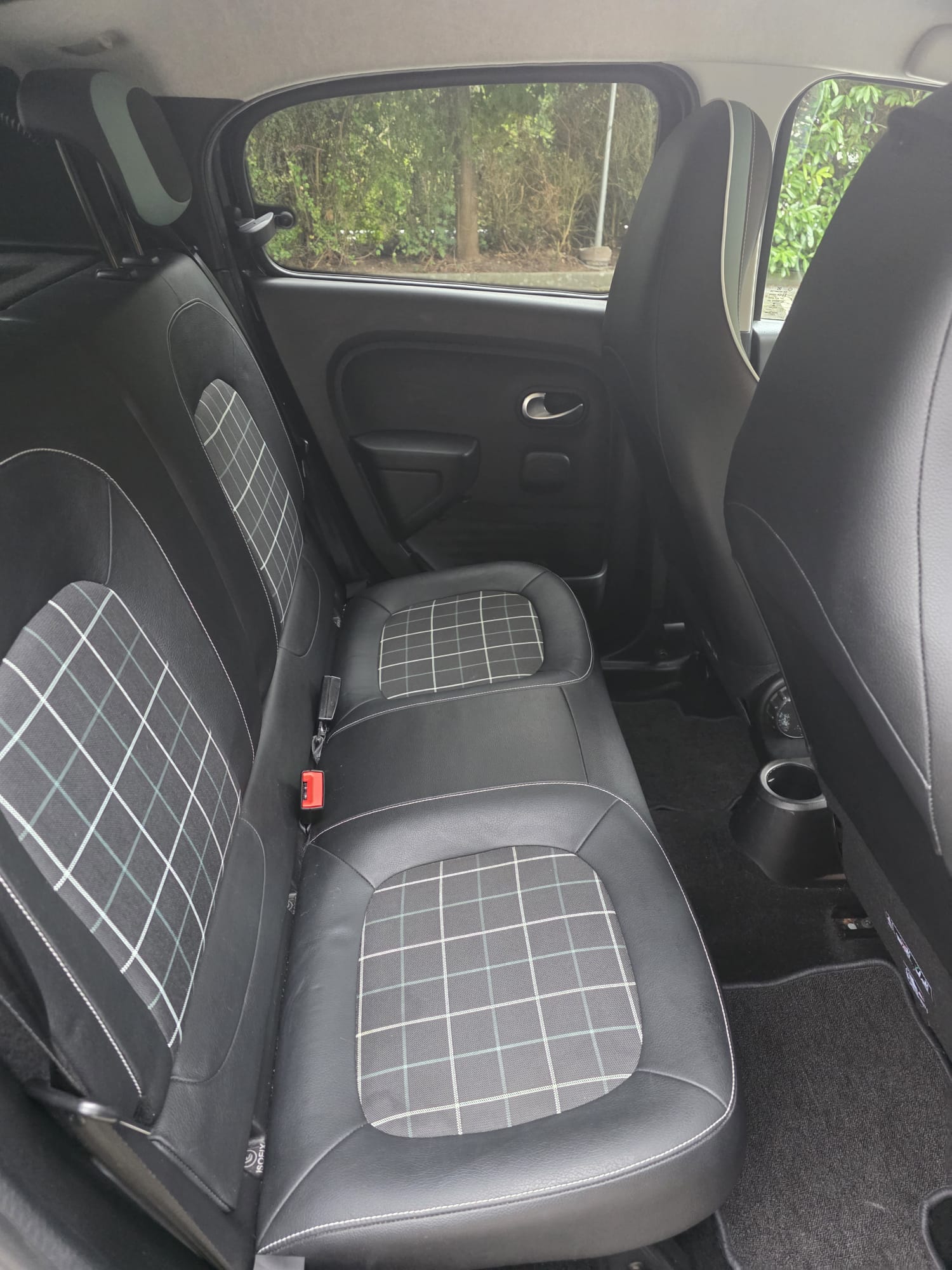 RENAULT Twingo 0.9 Swiss Edition-image-5