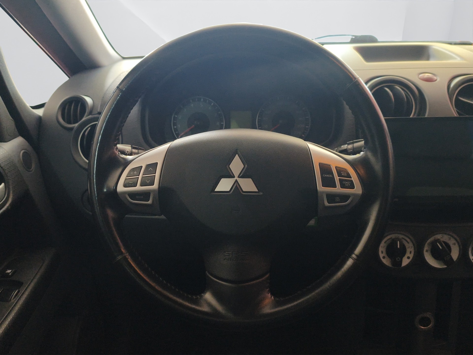 MITSUBISHI Colt 1.3 16V Intense Allshift-image-11