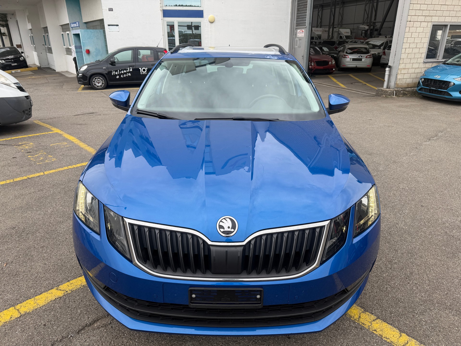 SKODA Octavia Combi 1.8 TSI Swiss Line 25 4x4 DSG-image-1