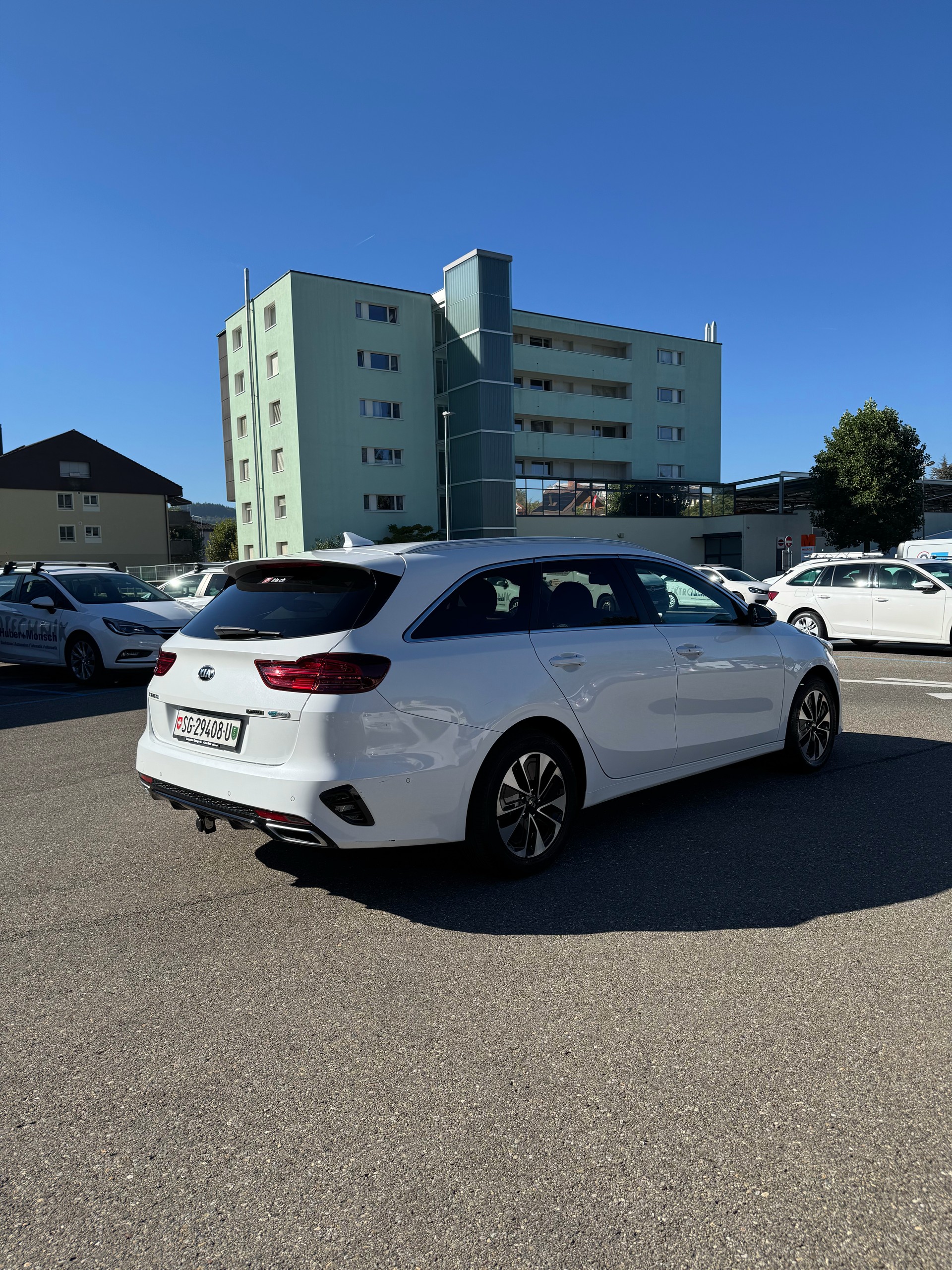 KIA Ceed Sportswagon 1.6 GDi Plug-in Hybrid Style DCT-image-2