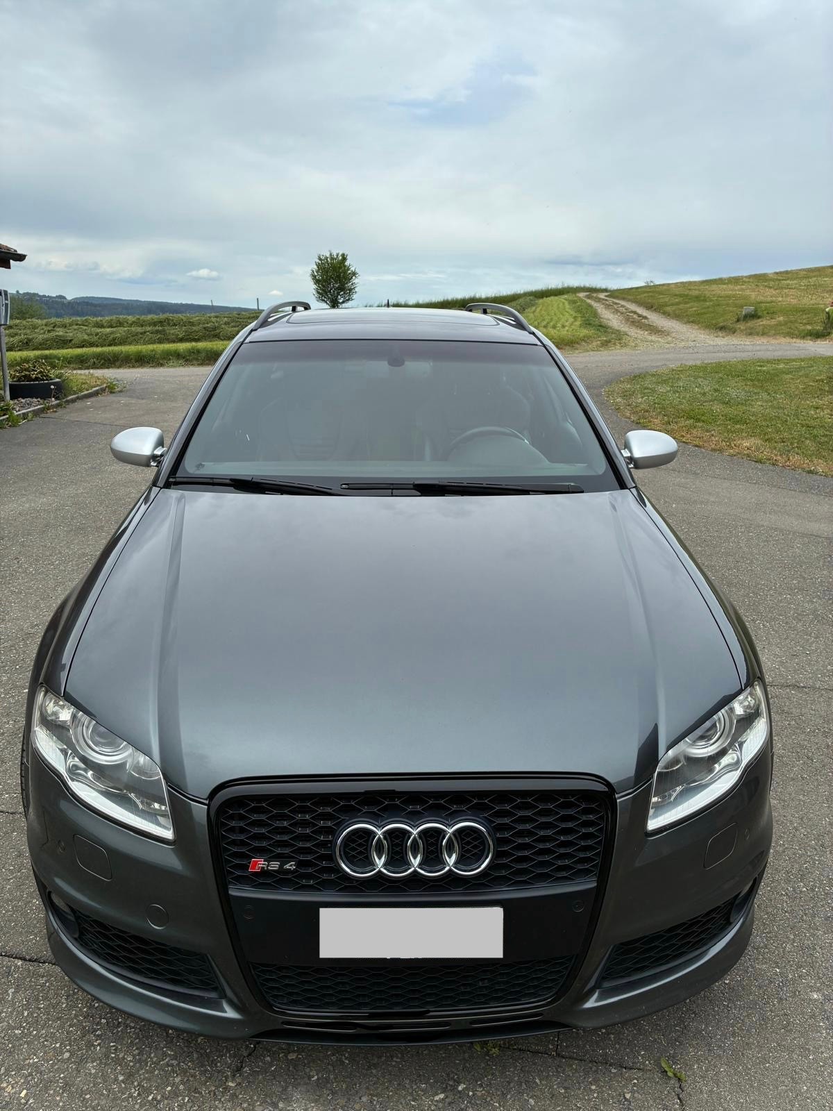 AUDI 4.2 V8 quattro-image-1