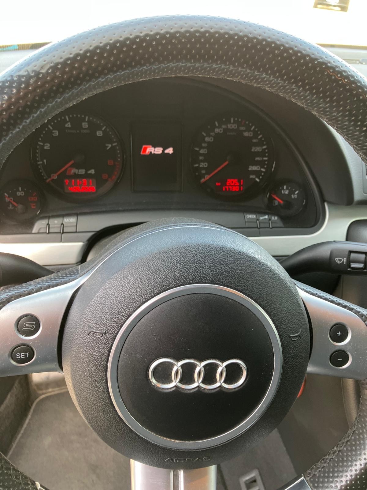 AUDI 4.2 V8 quattro-image-4
