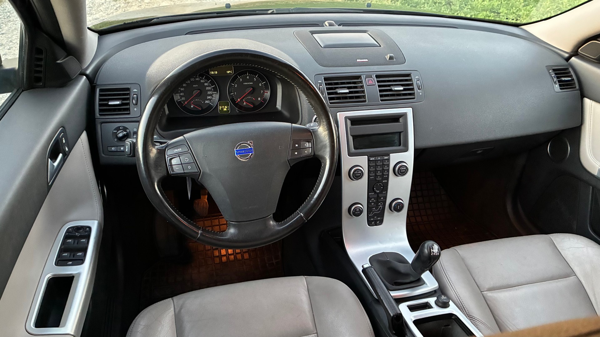 VOLVO V50 T5 Summum-image-11