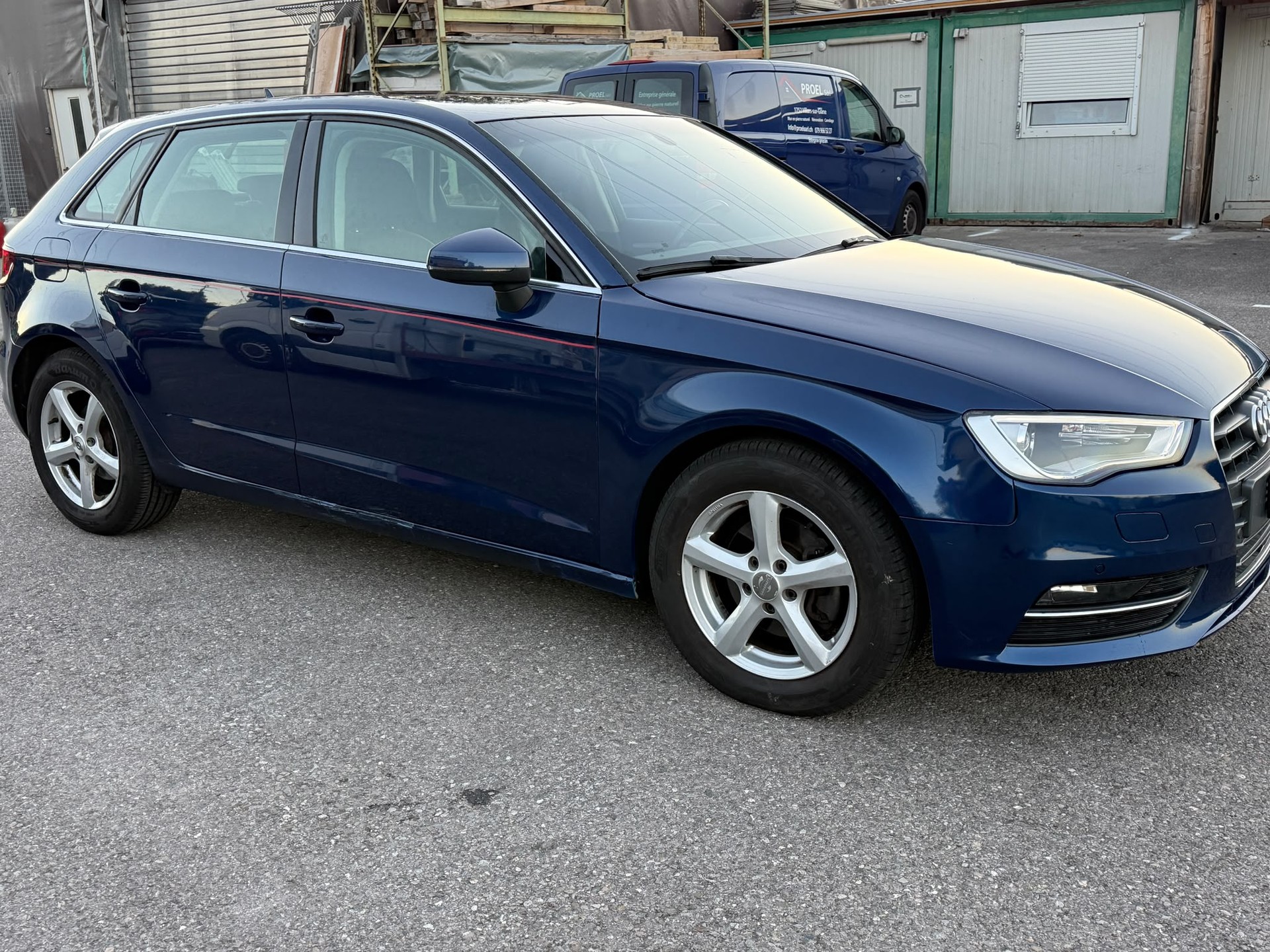 AUDI A3 Sportback 1.4 TFSI Attraction S-tronic-image-2