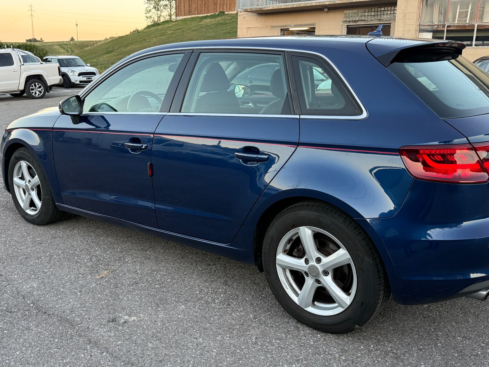 AUDI A3 Sportback 1.4 TFSI Attraction S-tronic-image-4