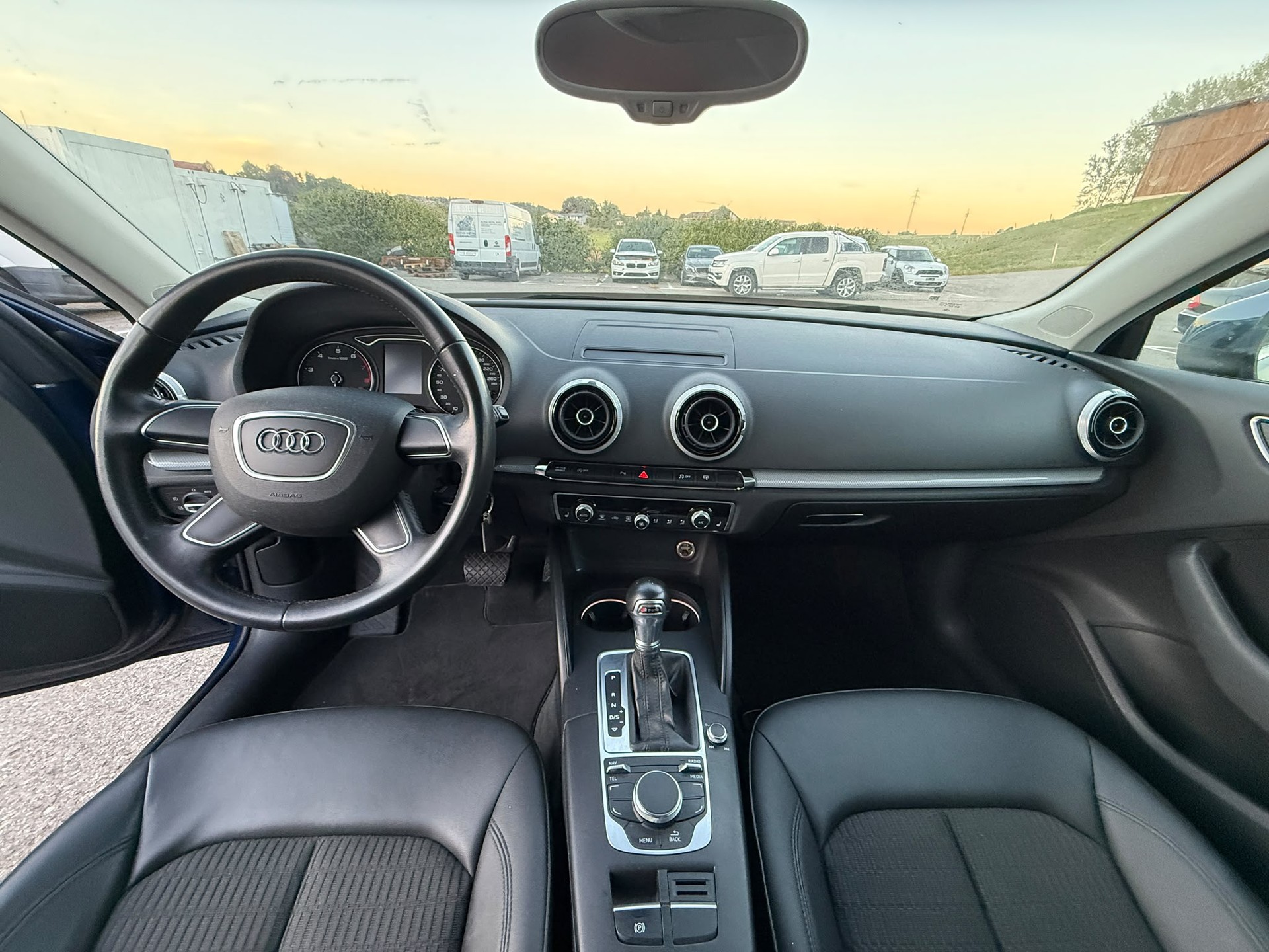 AUDI A3 Sportback 1.4 TFSI Attraction S-tronic-image-3