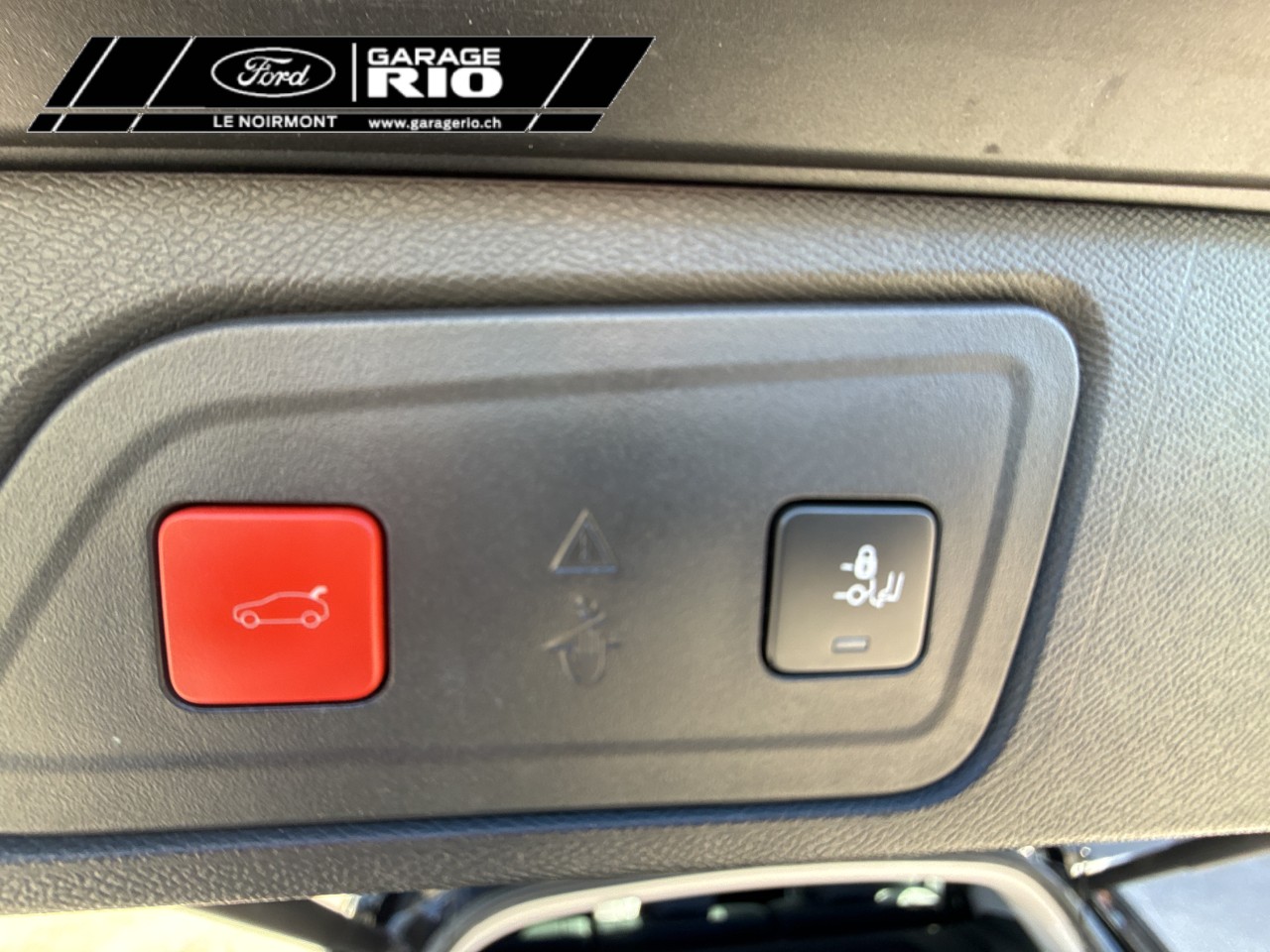 CITROEN C5 Aircross 1.6i PureTech Shine EAT8-image-12