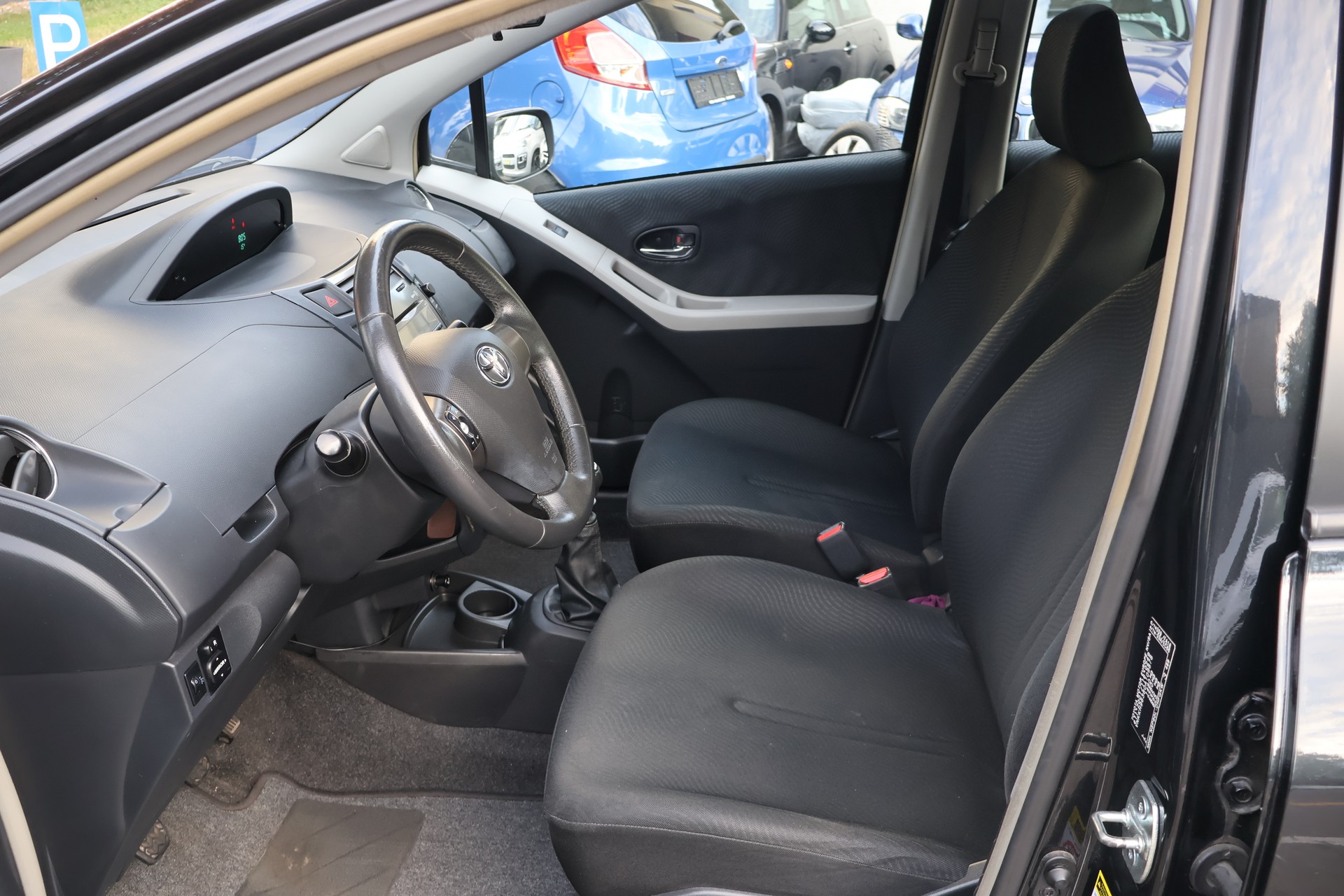 TOYOTA Yaris 1.33 Linea Sol-image-8