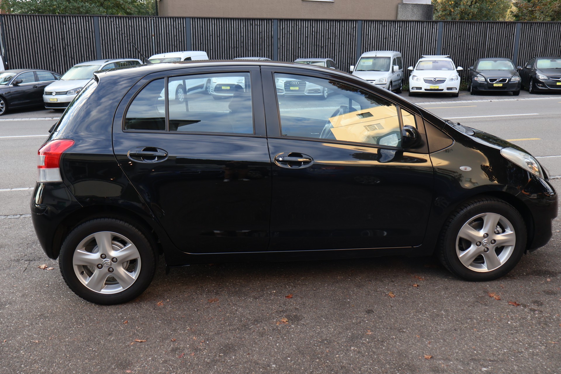 TOYOTA Yaris 1.33 Linea Sol-image-4