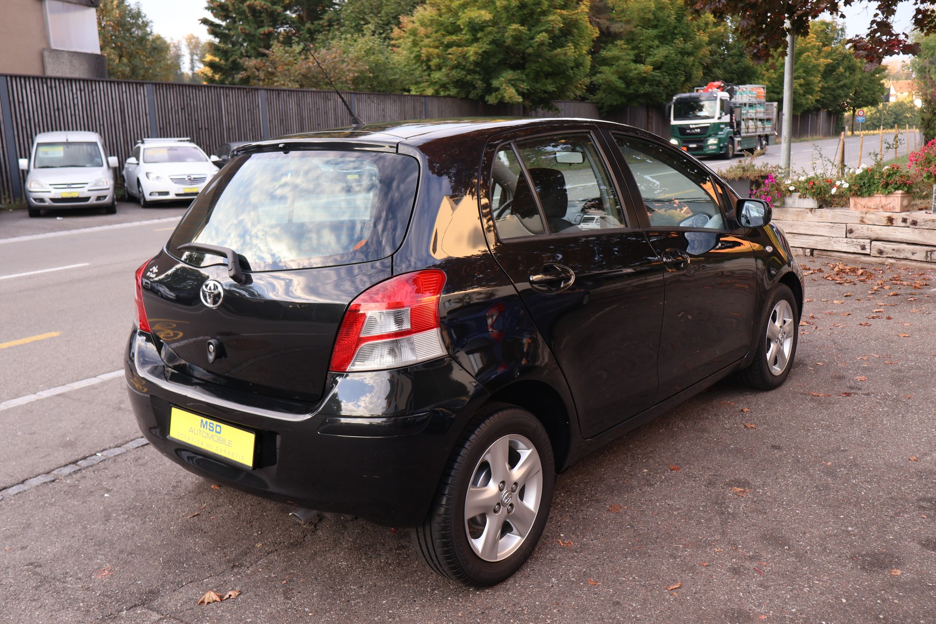 TOYOTA Yaris 1.33 Linea Sol-image-2