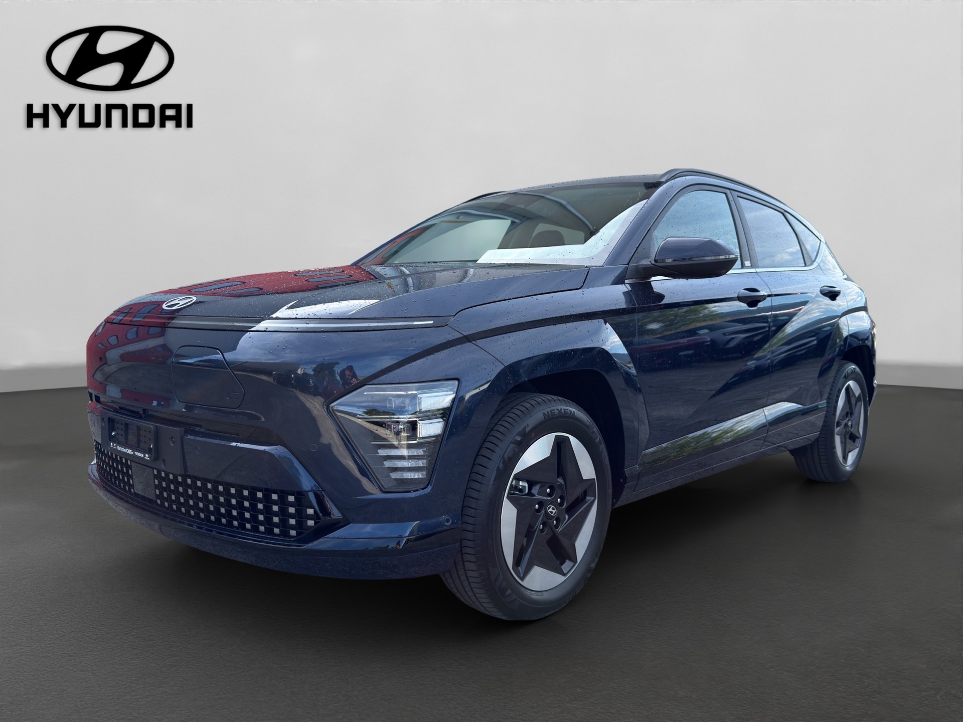 HYUNDAI Kona EV 65.4 kWh Amplia-image-0