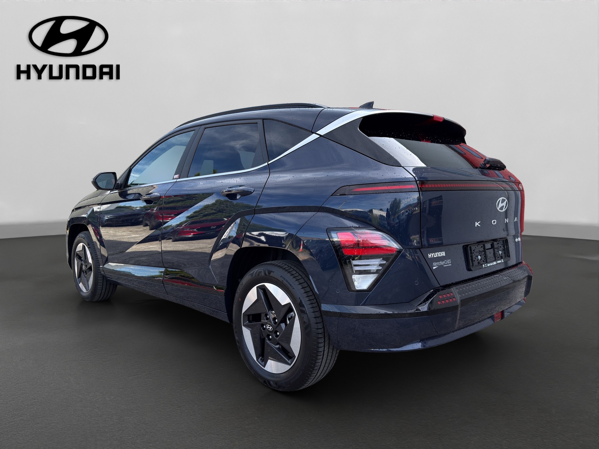 HYUNDAI Kona EV 65.4 kWh Amplia-image-3