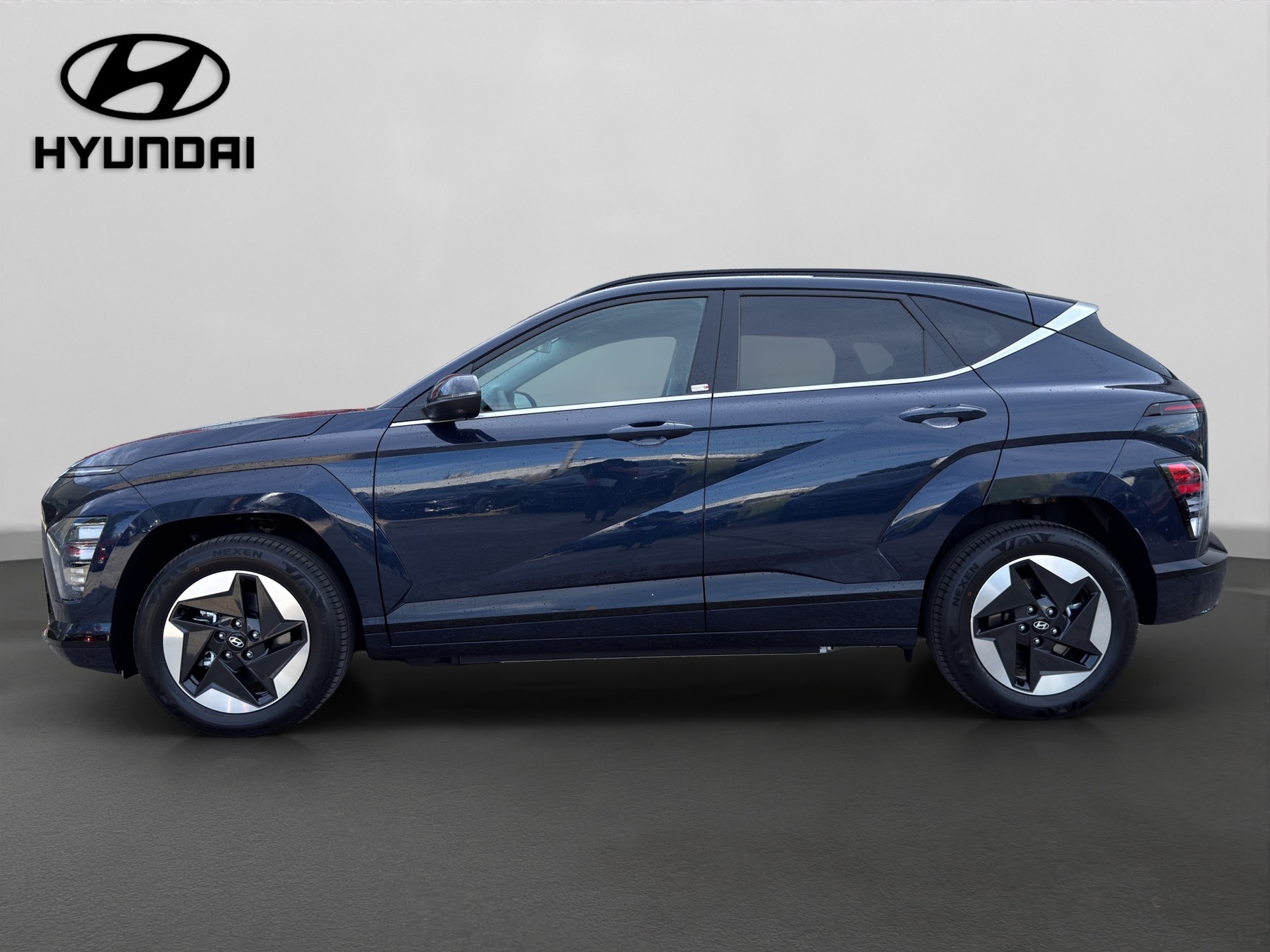 HYUNDAI Kona EV 65.4 kWh Amplia-image-2