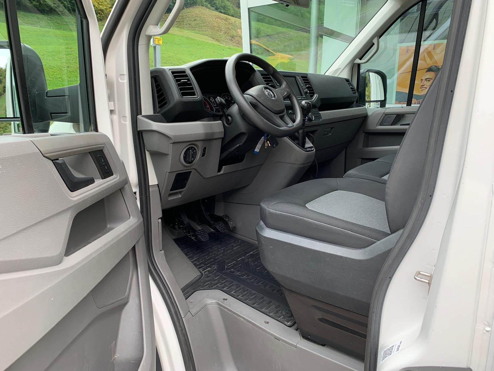 VW Crafter 35 2.0 TDI L3 4Motion-image-10