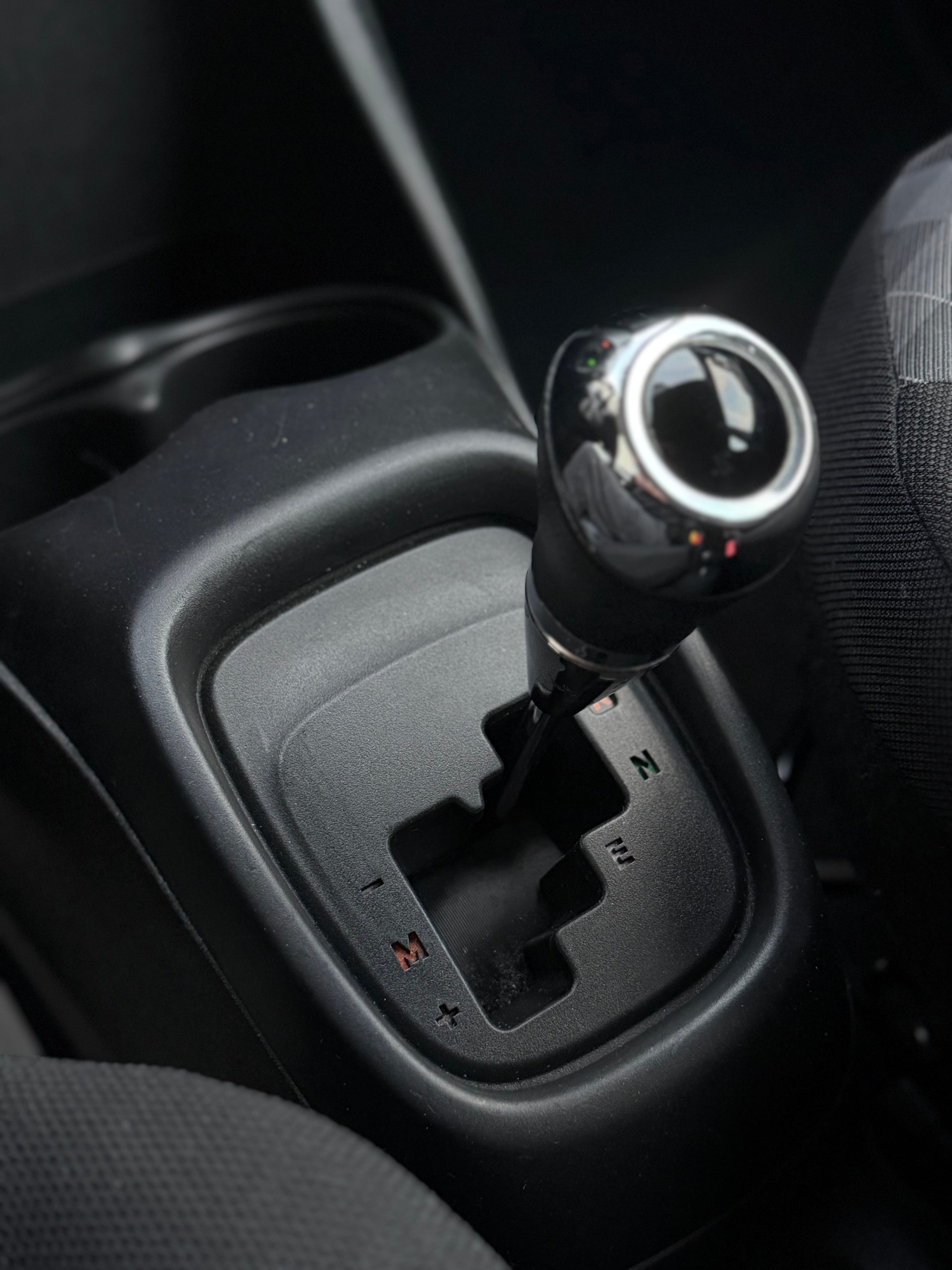 PEUGEOT 108 1.0 VTi AUTOMAT Active ETG | CarPlay | Bluetooth | Frisch MFK | Frisch Service | Klima | Rückfahrkamera |-image-12