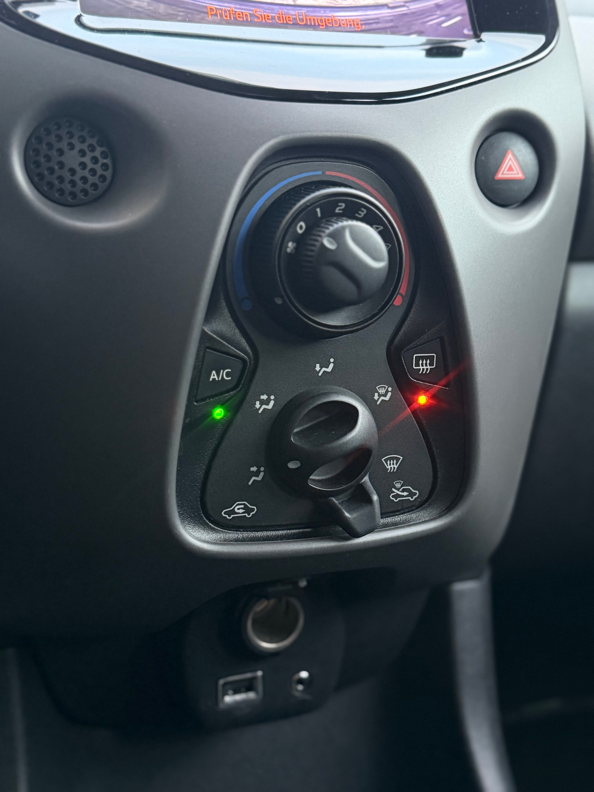 PEUGEOT 108 1.0 VTi AUTOMAT Active ETG | CarPlay | Bluetooth | Frisch MFK | Frisch Service | Klima | Rückfahrkamera |-image-13