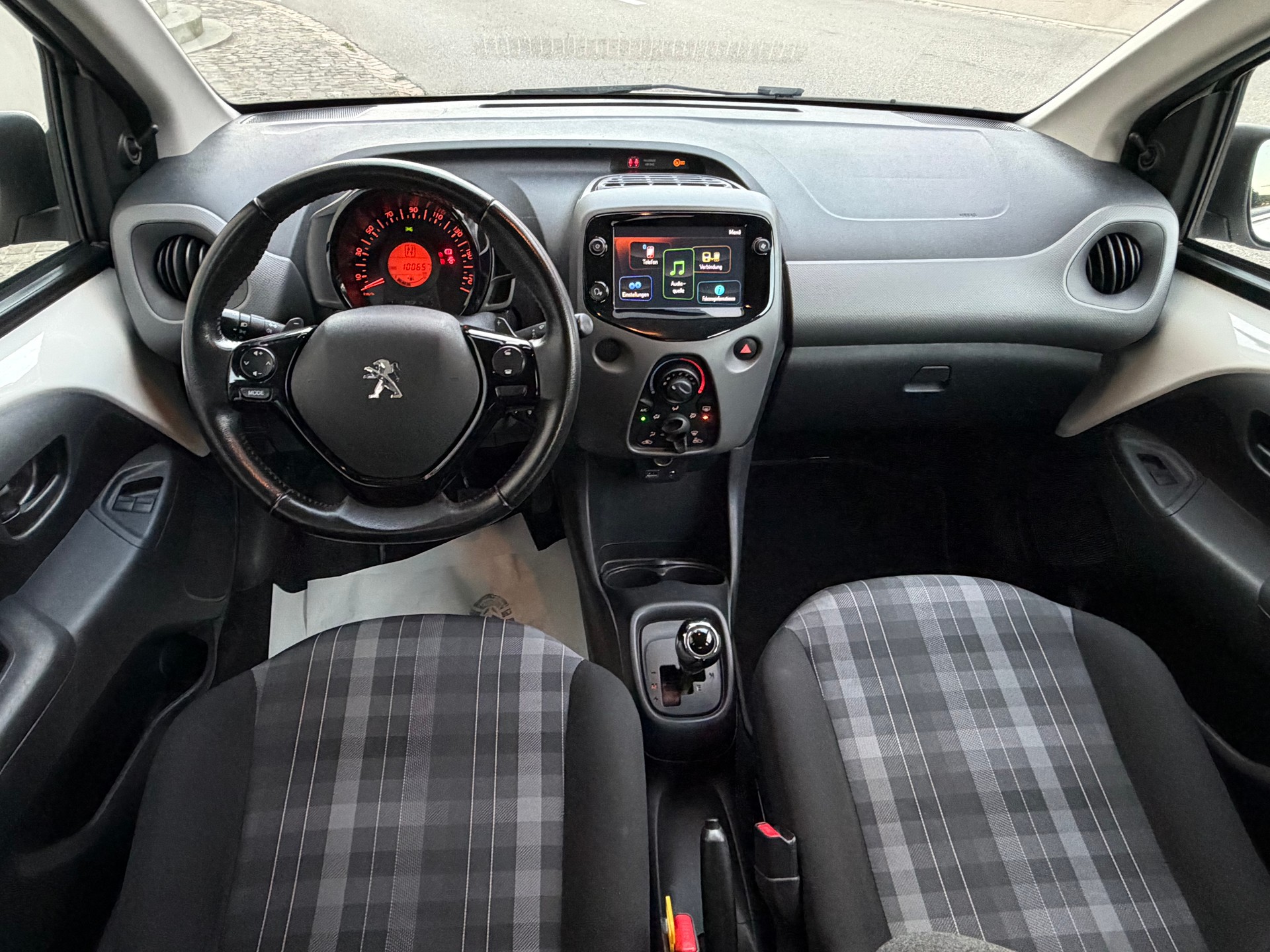 PEUGEOT 108 1.0 VTi AUTOMAT Active ETG | CarPlay | Bluetooth | Frisch MFK | Frisch Service | Klima | Rückfahrkamera |-image-8