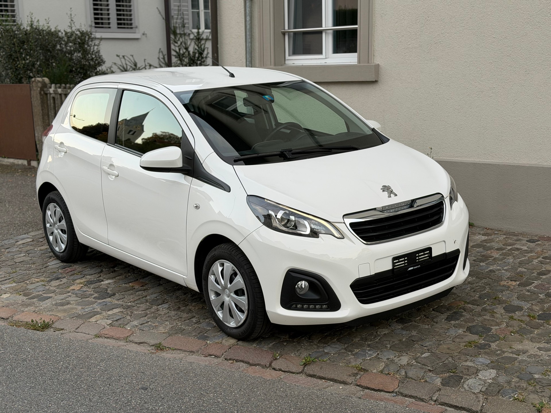 PEUGEOT 108 1.0 VTi AUTOMAT Active ETG | CarPlay | Bluetooth | Frisch MFK | Frisch Service | Klima | Rückfahrkamera |-image-2