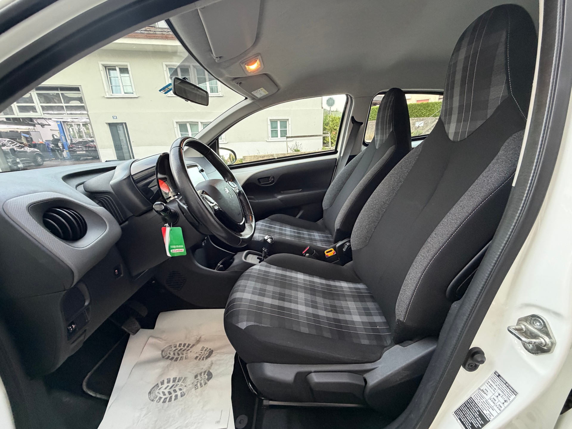 PEUGEOT 108 1.0 VTi AUTOMAT Active ETG | CarPlay | Bluetooth | Frisch MFK | Frisch Service | Klima | Rückfahrkamera |-image-6