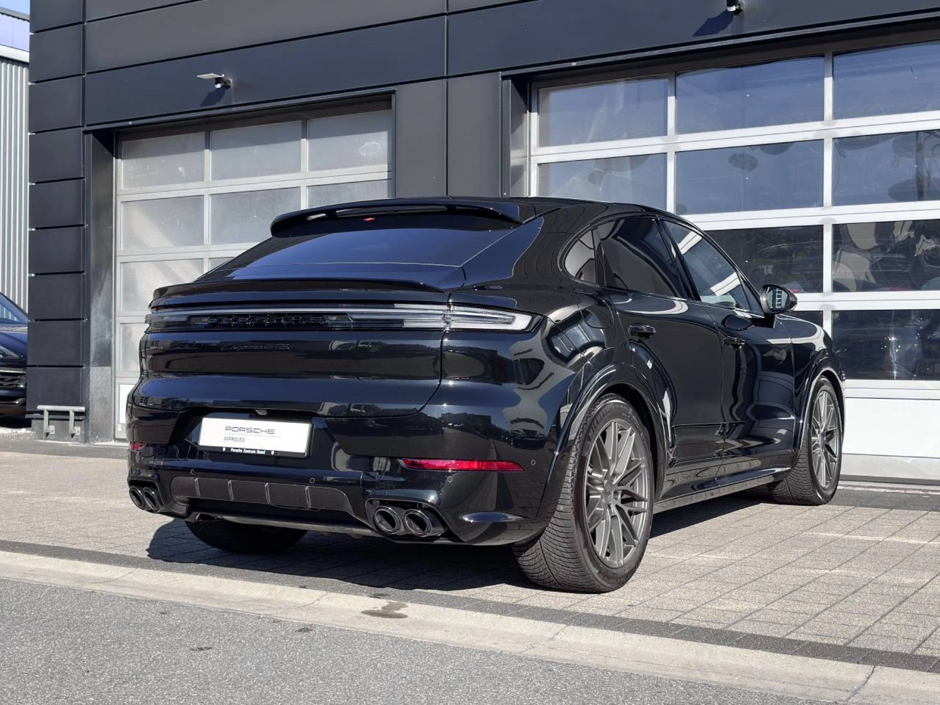 PORSCHE Cayenne GTS Coupé-image-11