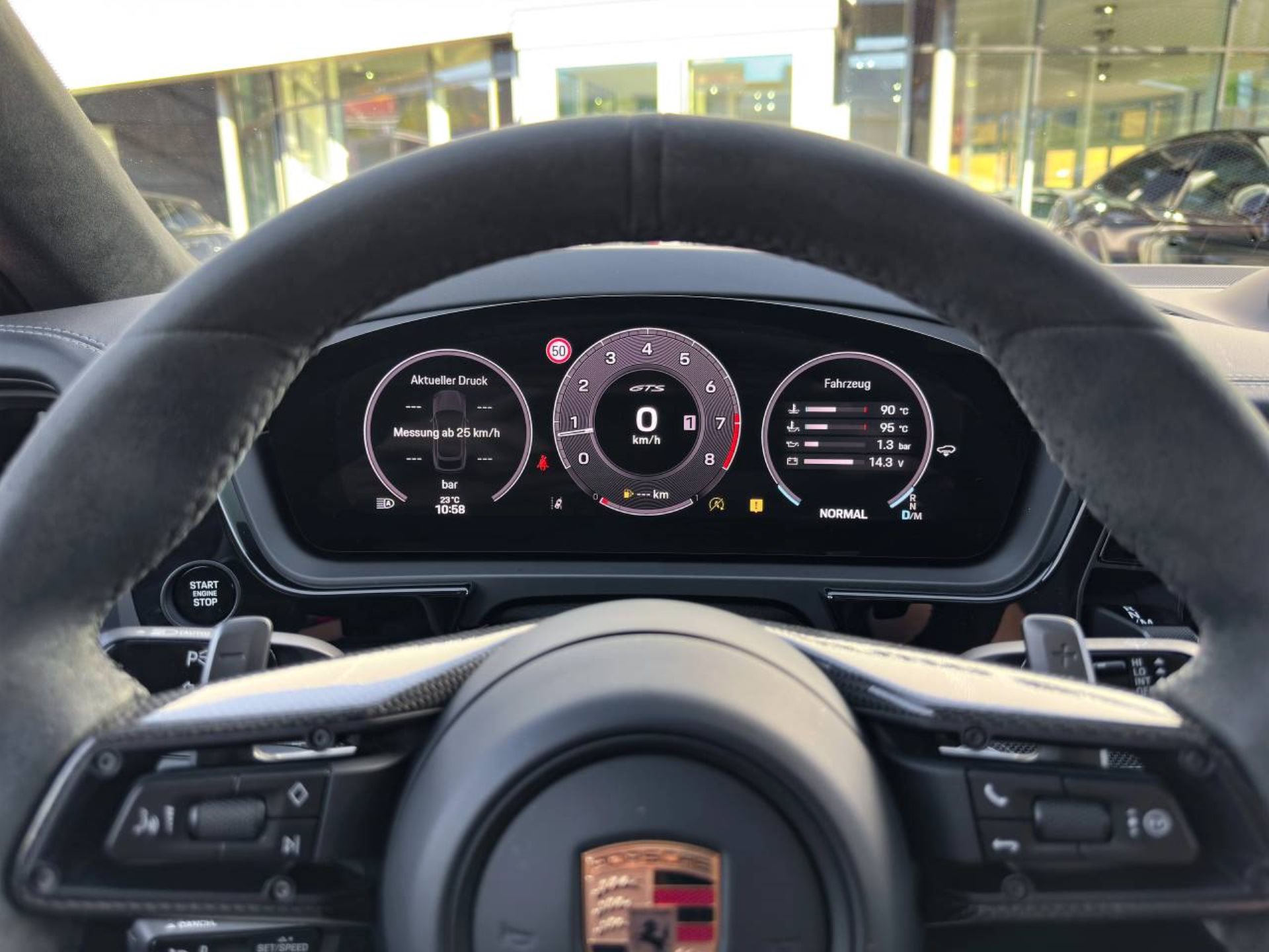 PORSCHE Cayenne GTS Coupé-image-13