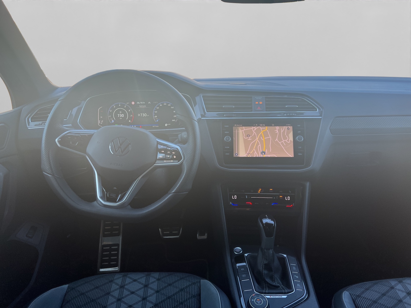 VW Tiguan 2.0TSI R-Line 4Motion DSG-image-9