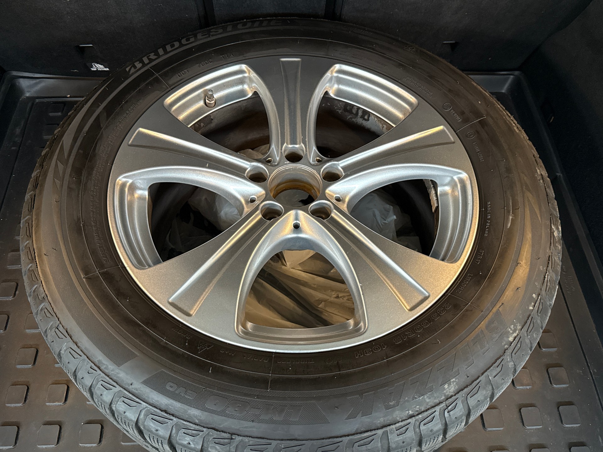 MERCEDES-BENZ GLC 250 d AMG Line 4Matic 9G-Tronic / CH-Fahrzeug / Panoramadach / Distanzregler / 360grd Kamera-image-26