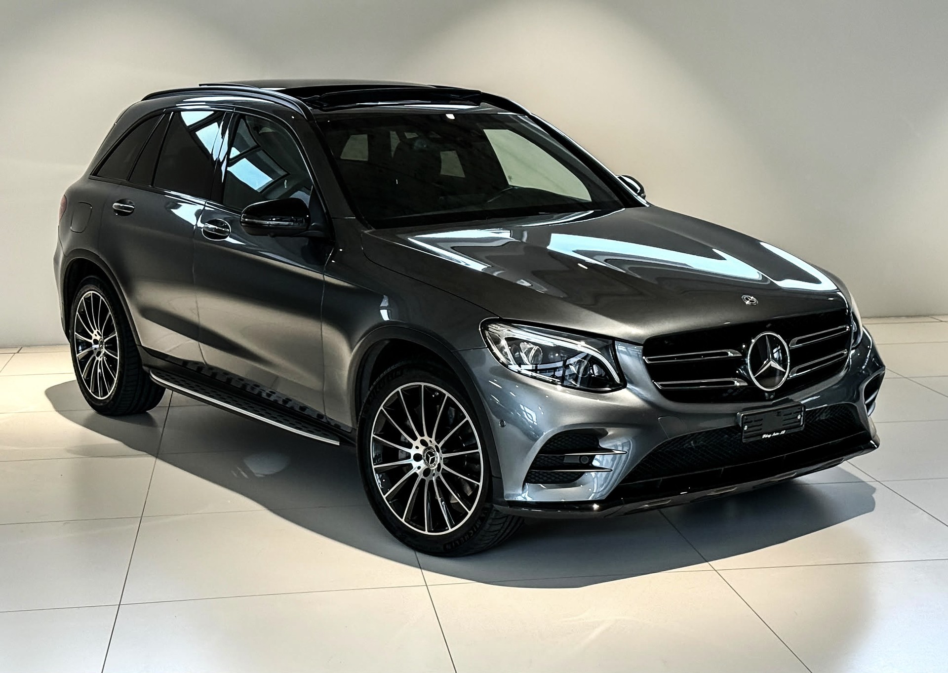 MERCEDES-BENZ GLC 250 d AMG Line 4Matic 9G-Tronic / CH-Fahrzeug / Panoramadach / Distanzregler / 360grd Kamera-image-0