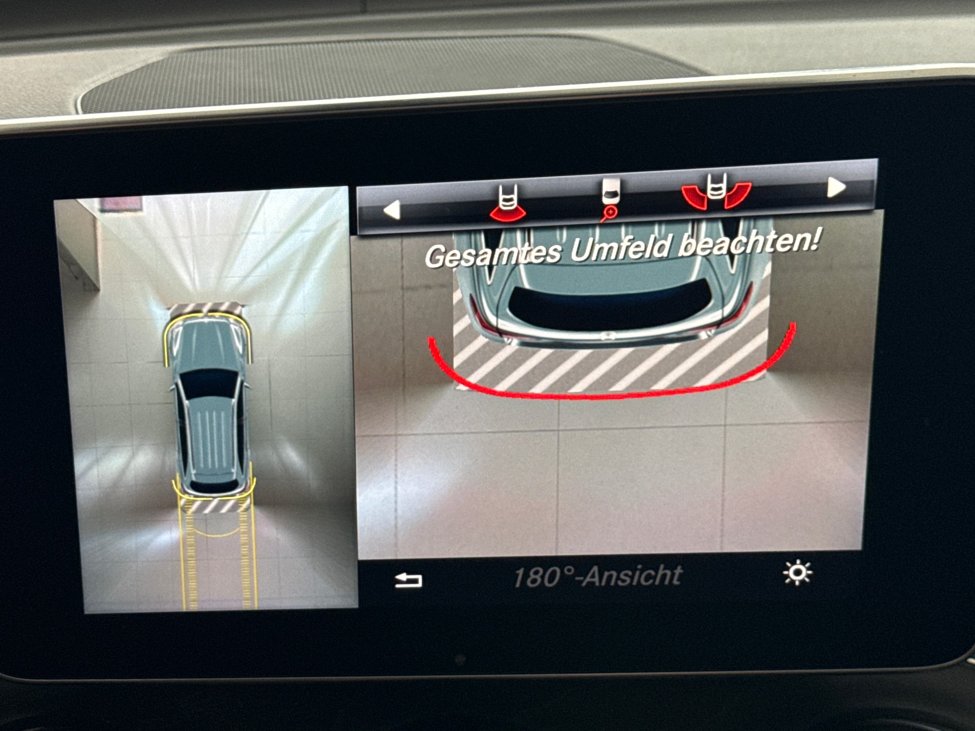 MERCEDES-BENZ GLC 250 d AMG Line 4Matic 9G-Tronic / CH-Fahrzeug / Panoramadach / Distanzregler / 360grd Kamera-image-17