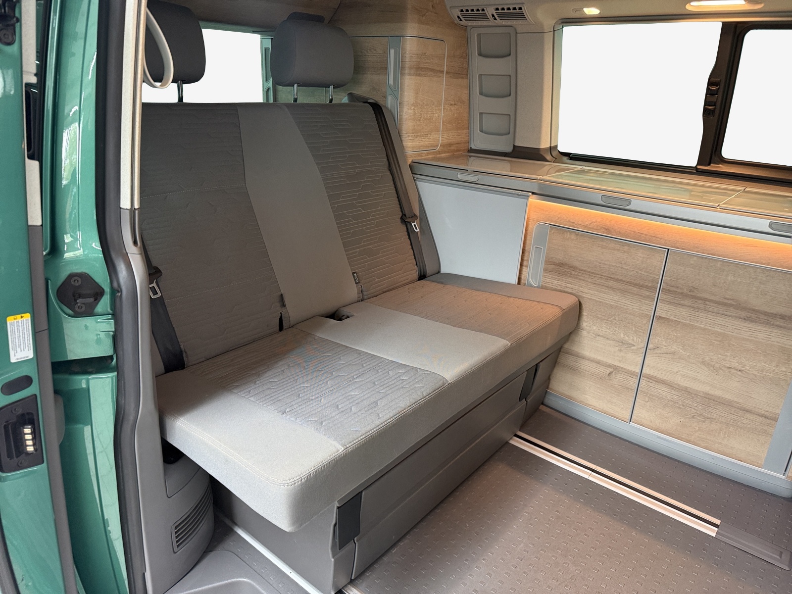 VW T6.1 California 2.0 TDI Ocean Liberty DSG-image-11