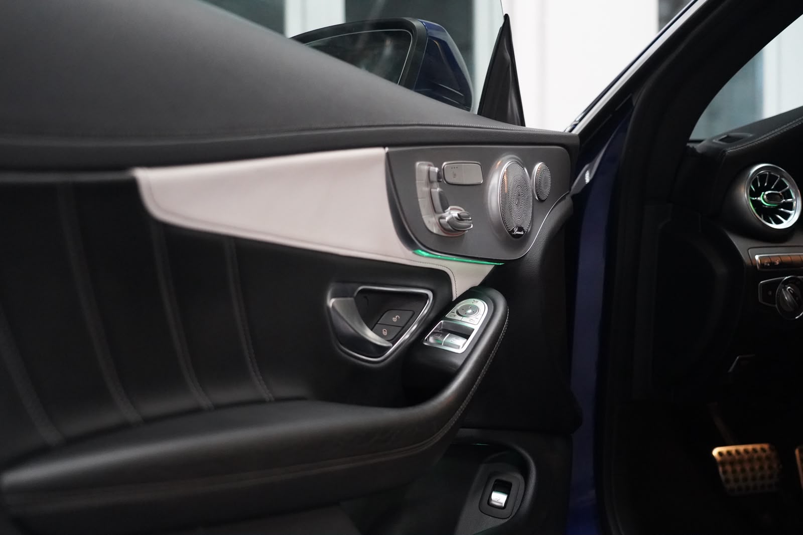 MERCEDES-BENZ C 63 S AMG Speedshift-image-26