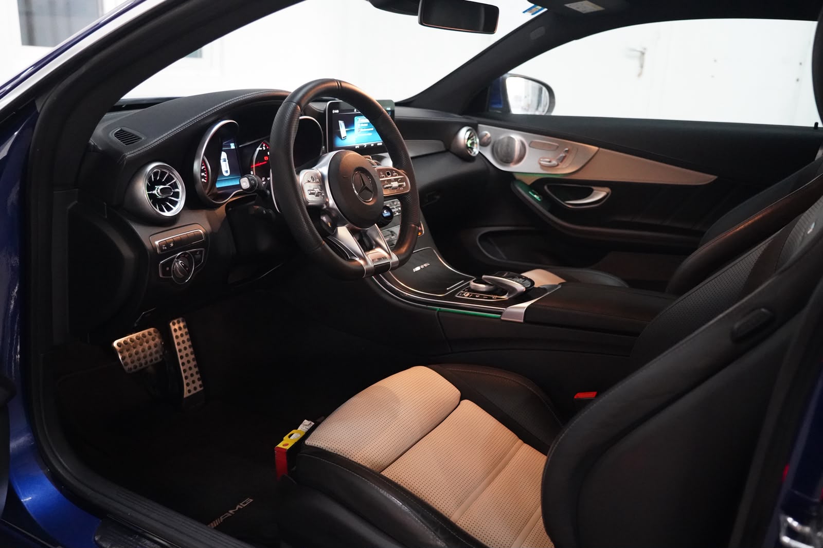 MERCEDES-BENZ C 63 S AMG Speedshift-image-16