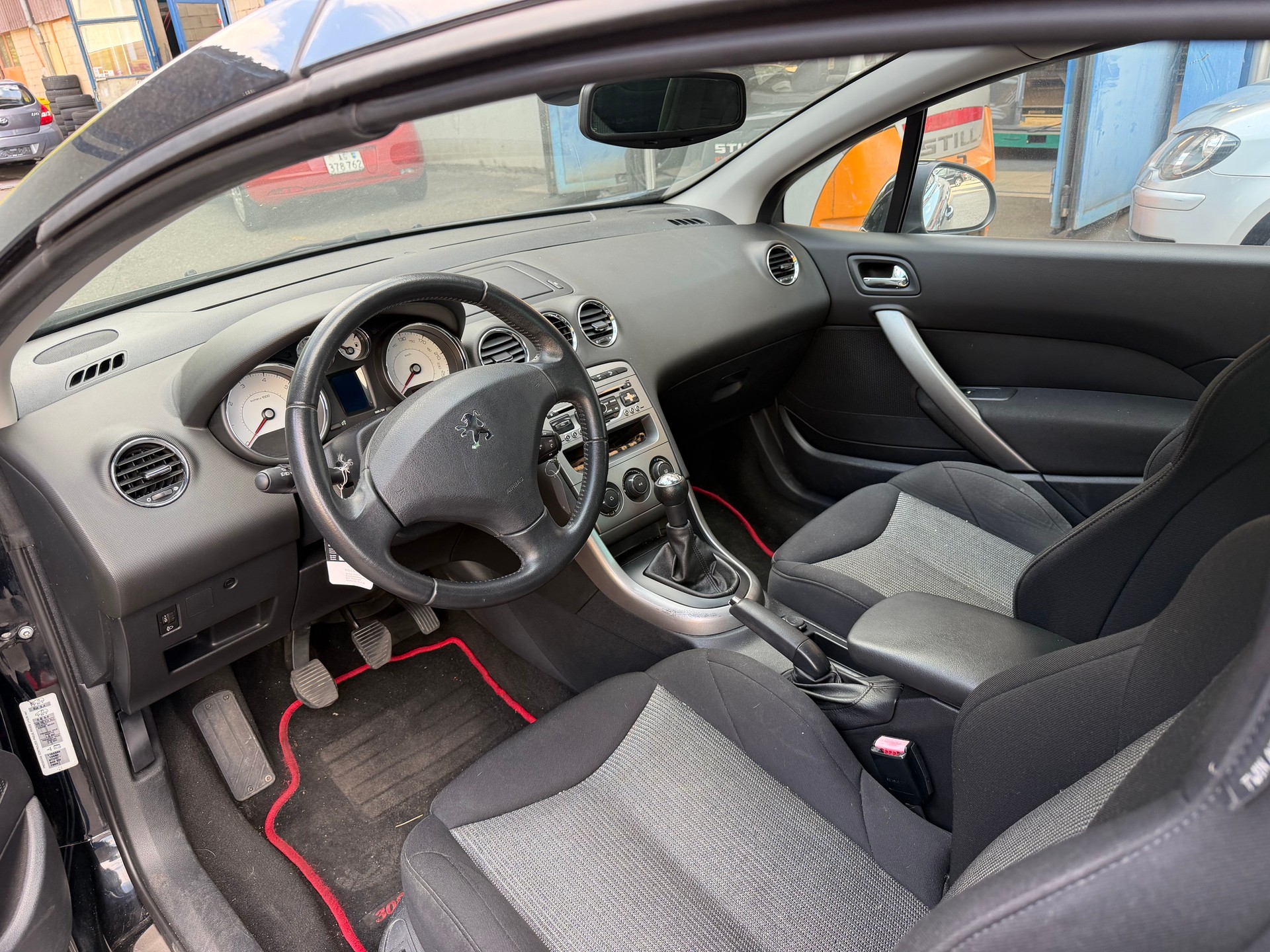 PEUGEOT 308 CC 1.6 16V VTi Sport-image-7
