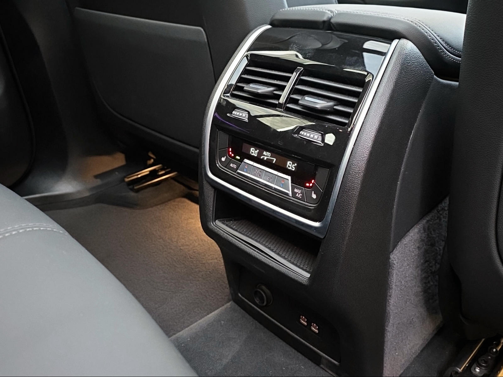 BMW X5 xDrive 48V 40i M Sport Steptronic-image-19