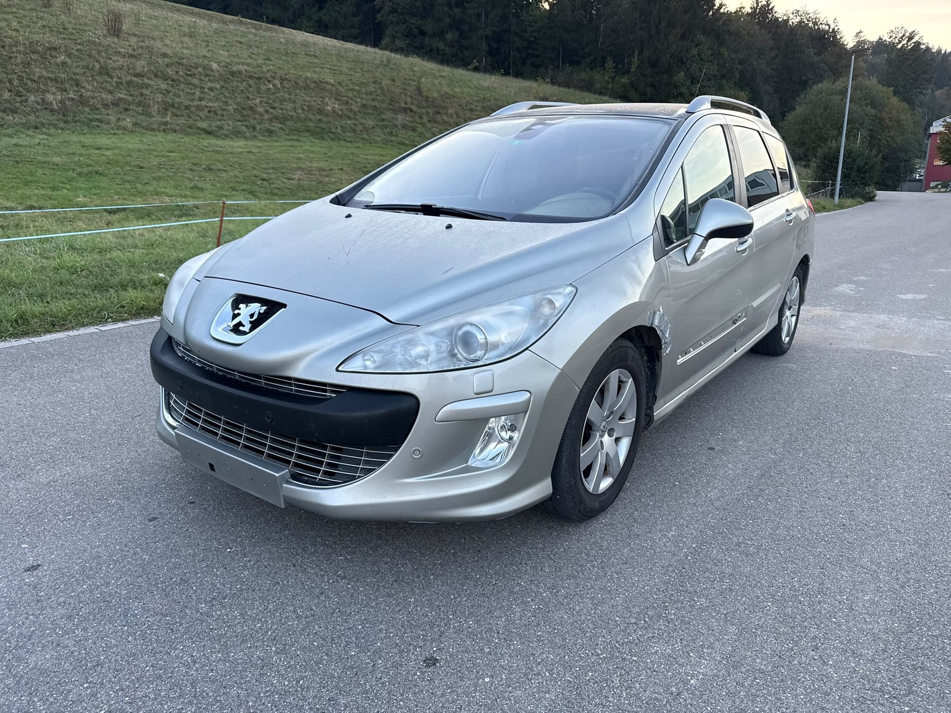 PEUGEOT 308 SW 1.6 16V Turbo Sport Pack Automatic-image-2