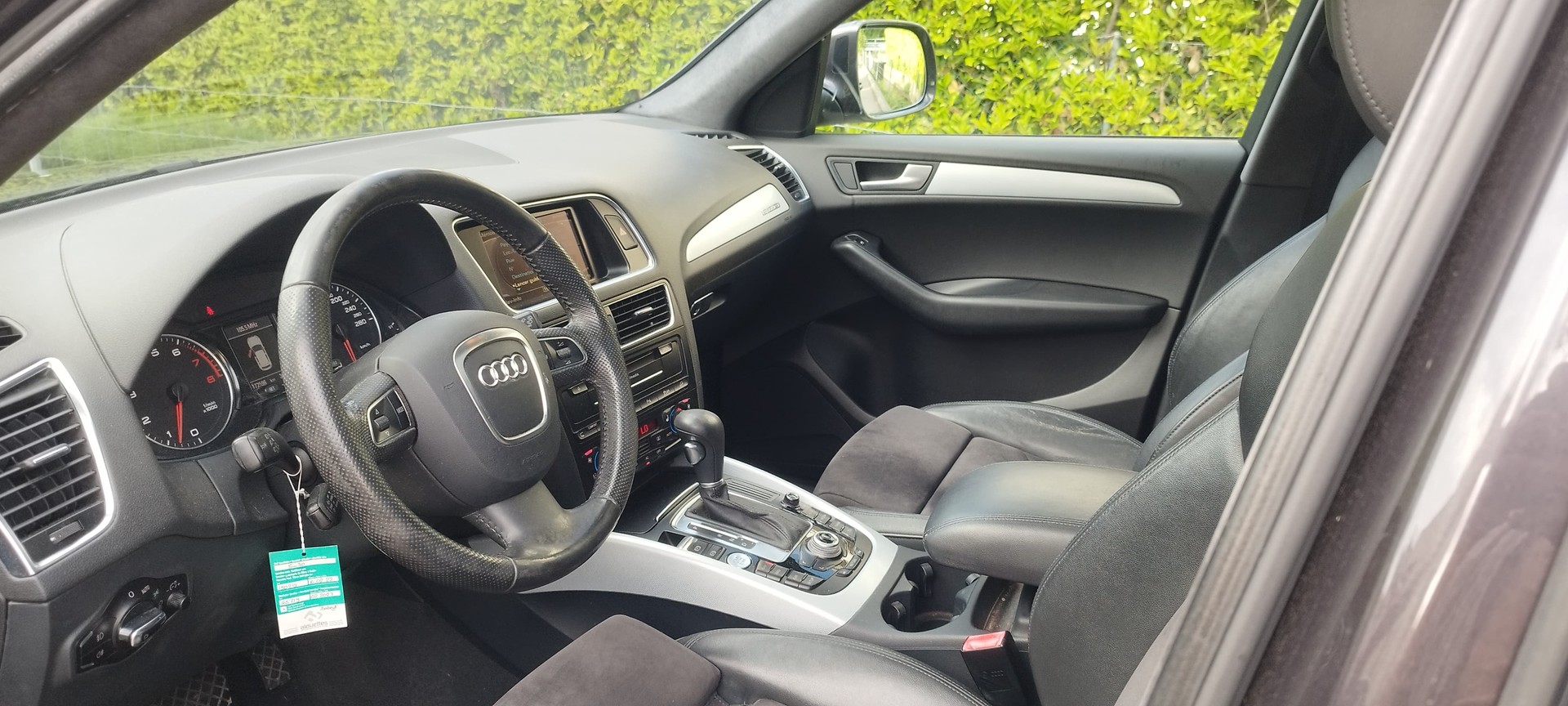 AUDI Q5 3.2 FSI quattro S-tronic-image-6