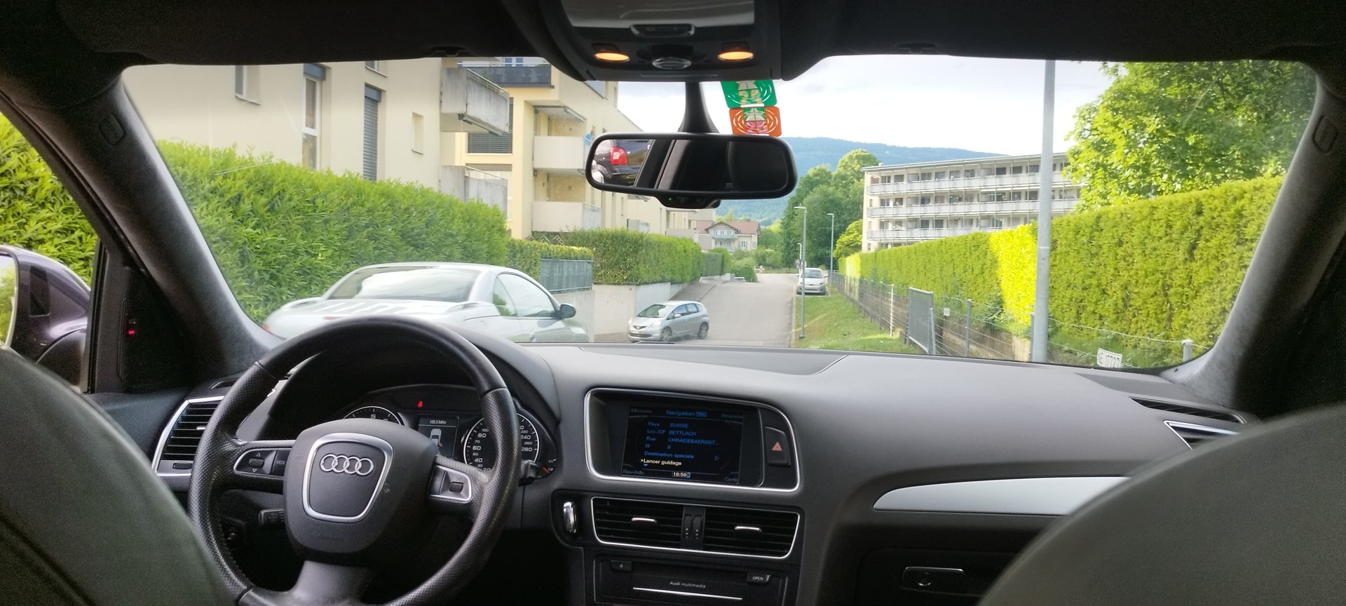 AUDI Q5 3.2 FSI quattro S-tronic-image-9
