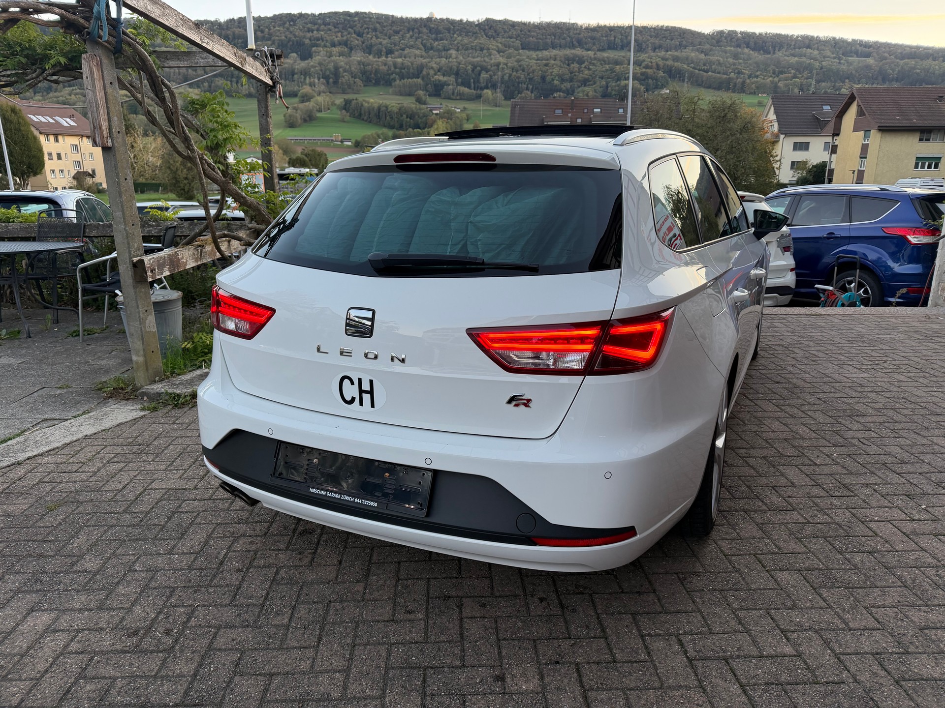 SEAT Leon ST 2.0 TDI FR-image-2