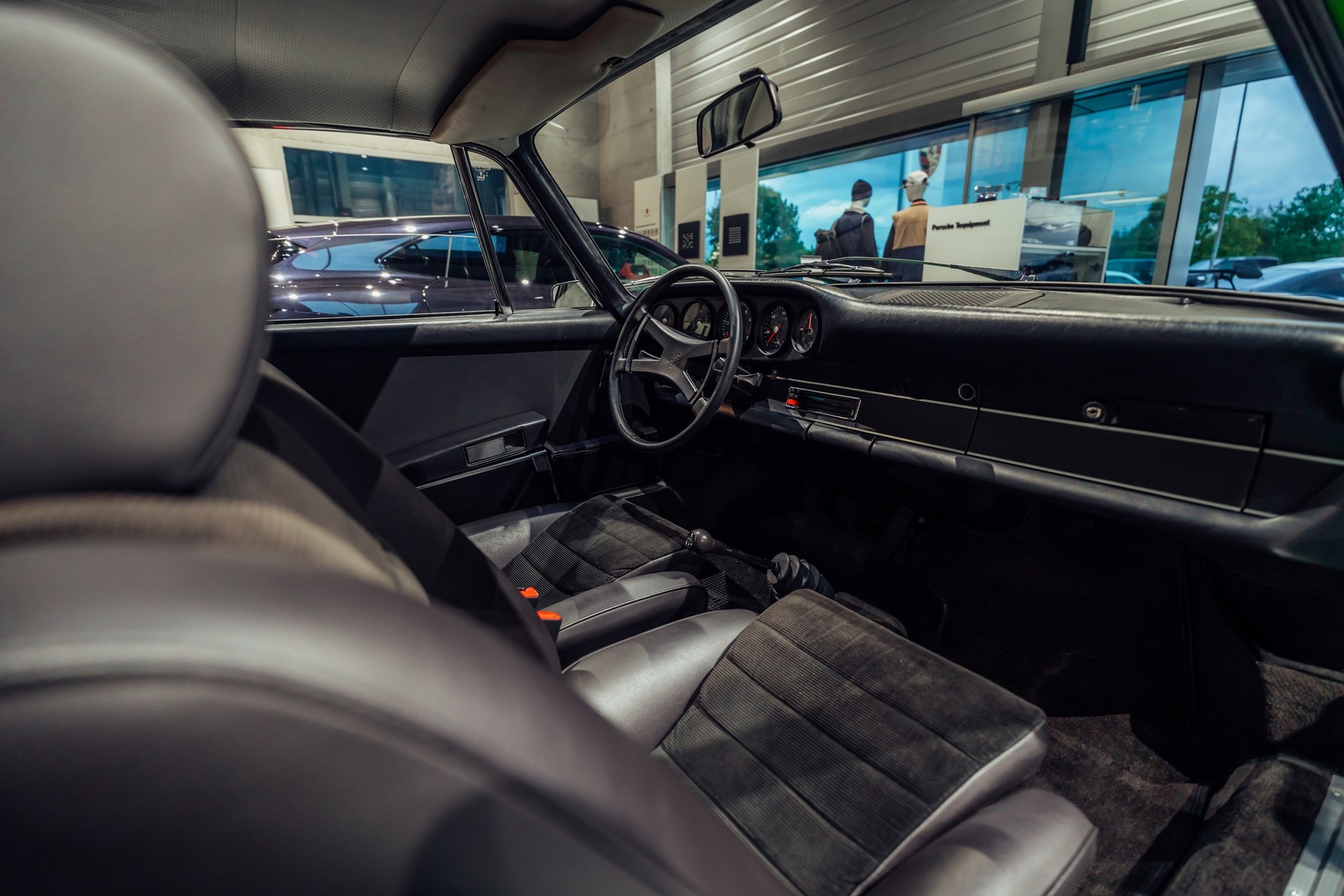 PORSCHE 911 Carrera RS 2.7-image-8