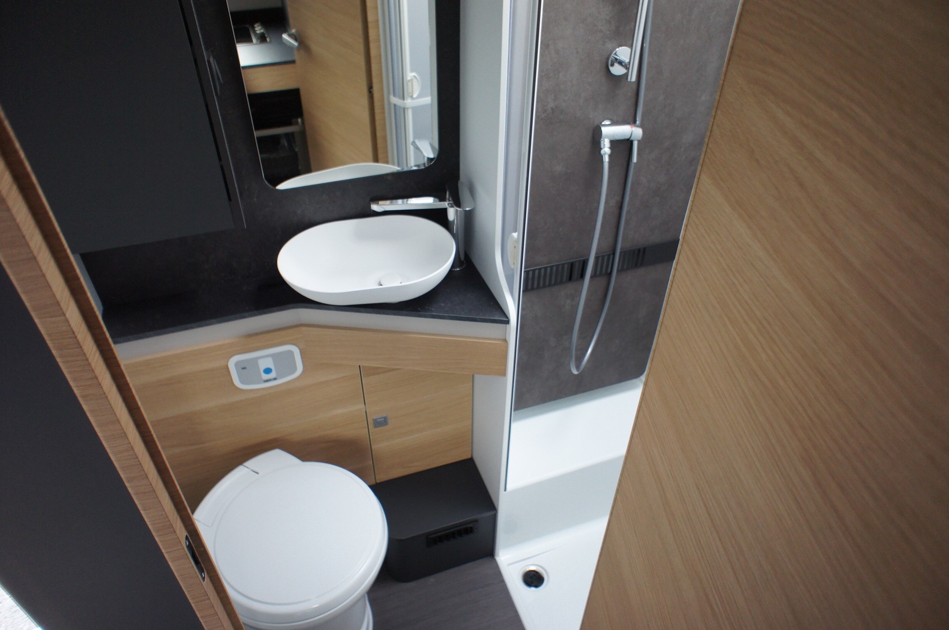 ADRIA Coral XL Plus 660 SL-image-18