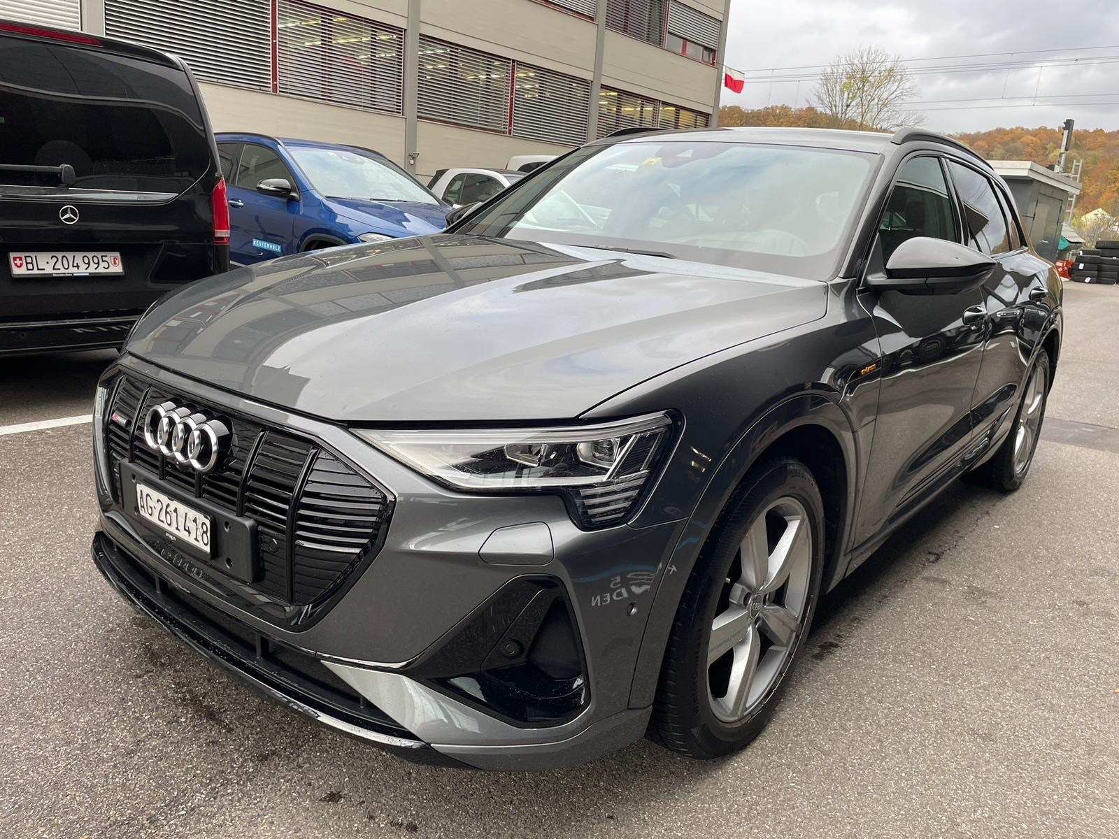 AUDI e-tron 55 Advanced Black Edition quattro-image-2