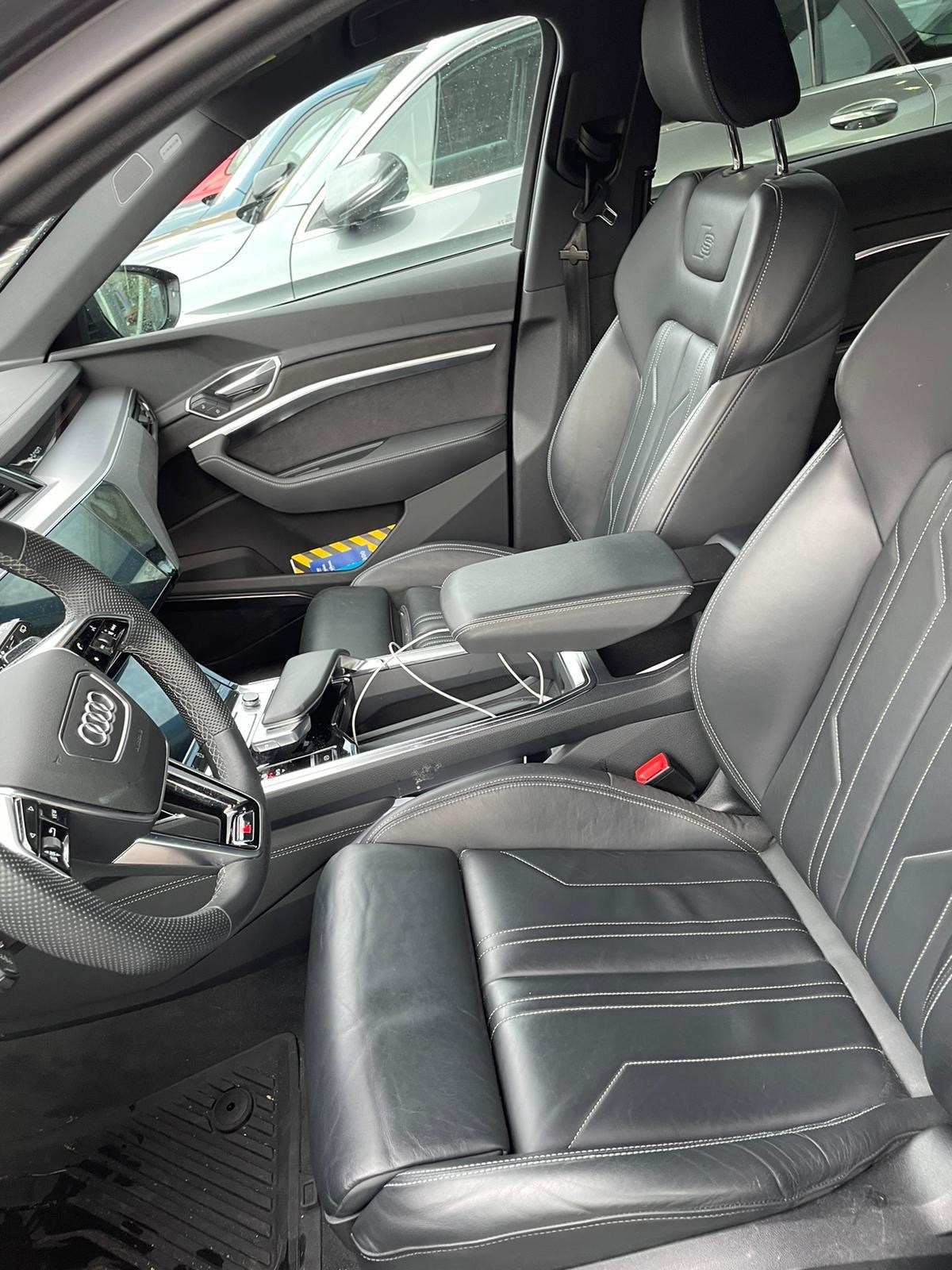 AUDI e-tron 55 Advanced Black Edition quattro-image-4