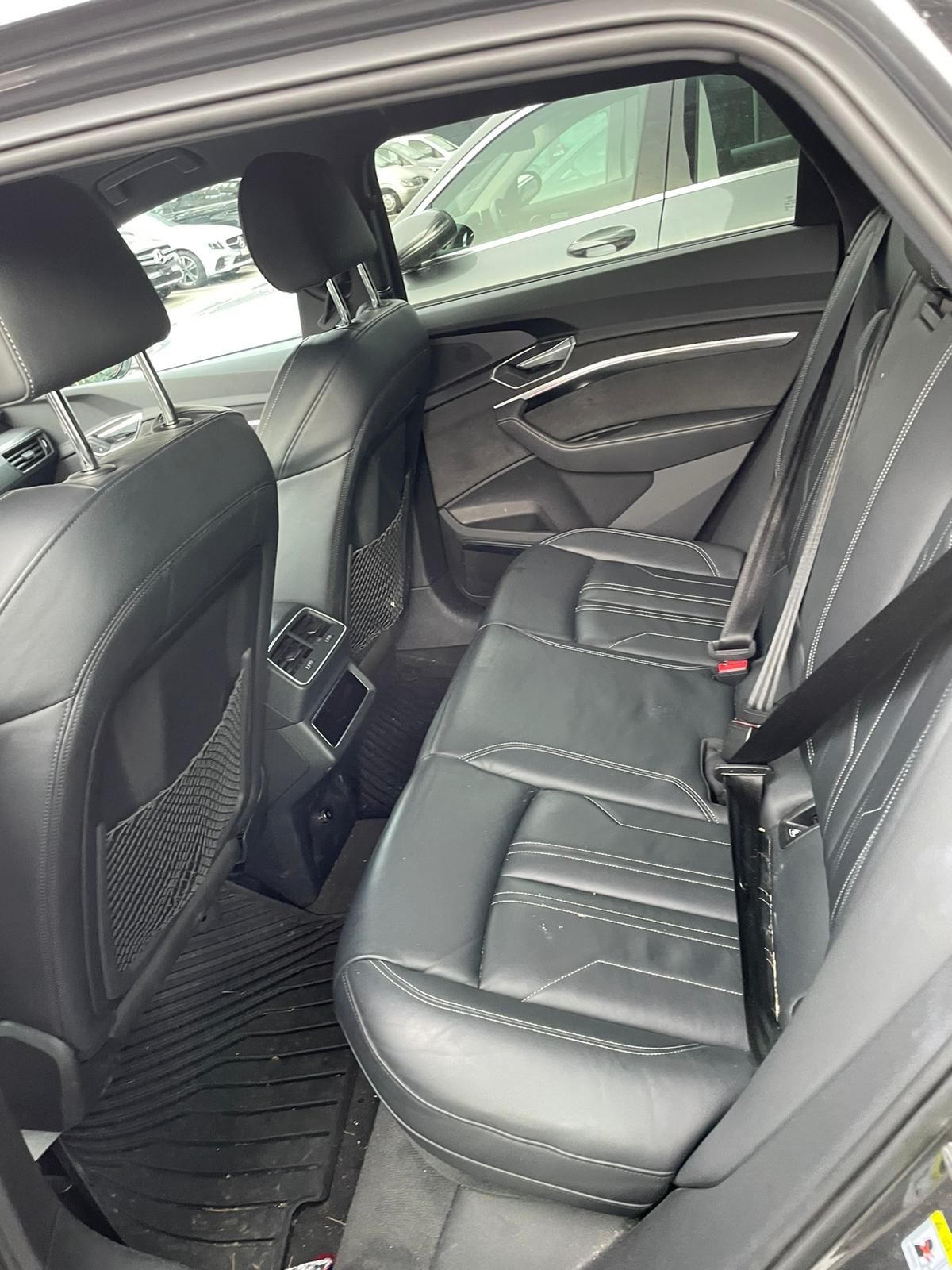 AUDI e-tron 55 Advanced Black Edition quattro-image-5
