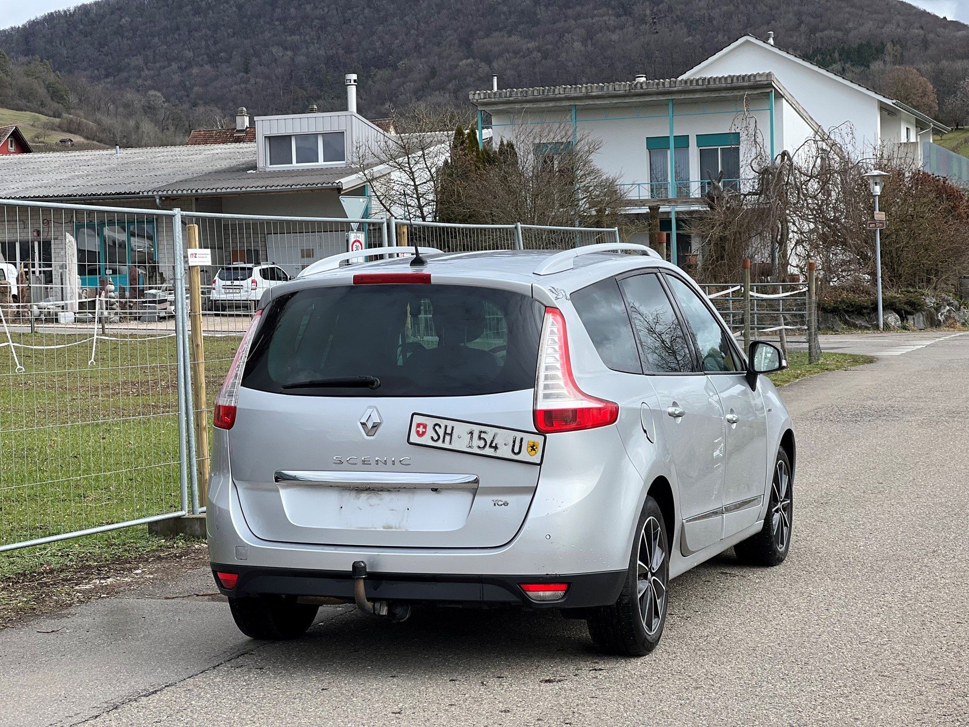 RENAULT Grand Scénic 1.2 16V Turbo Bose Edition-image-3