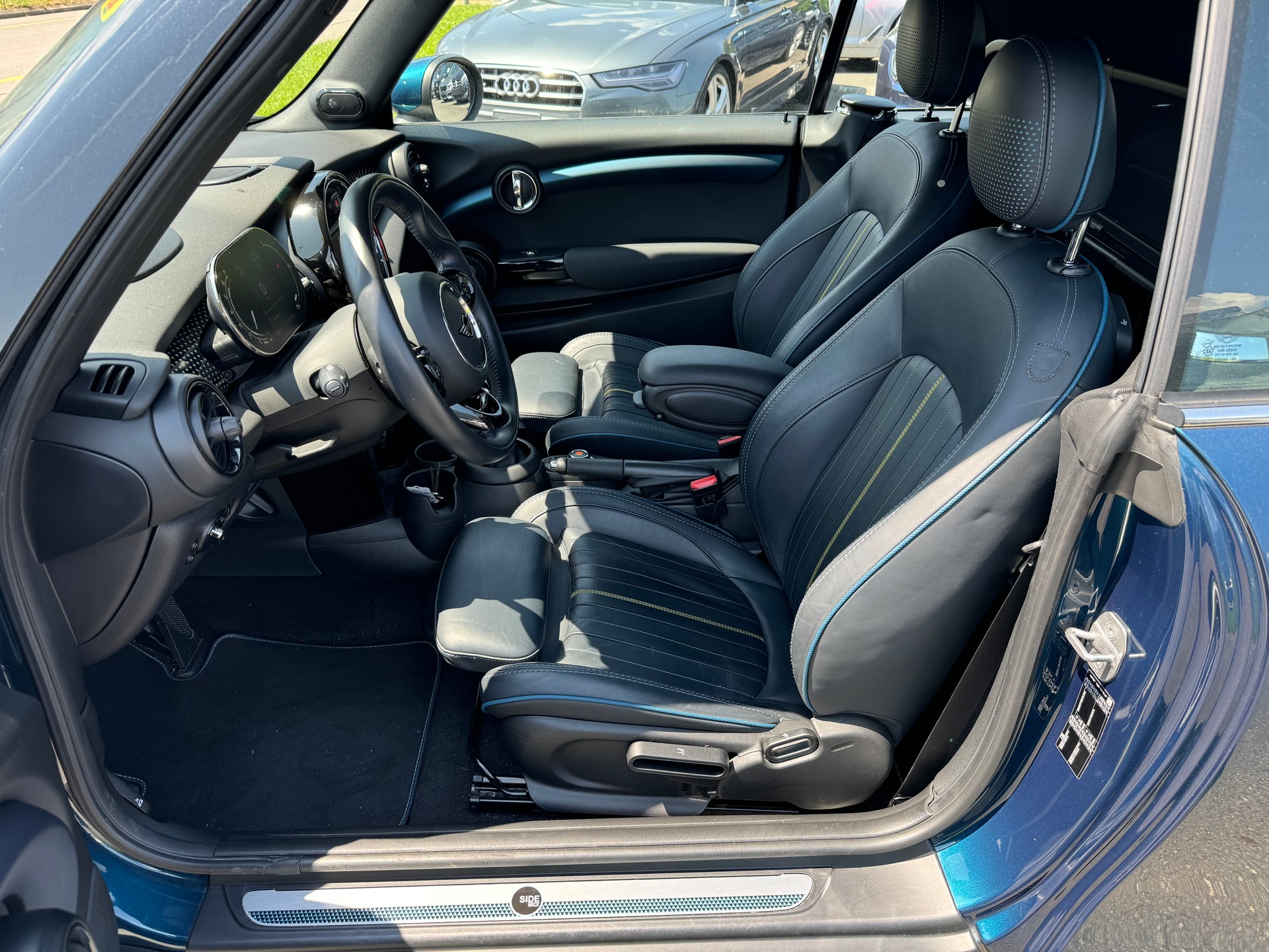 MINI Mini Cabrio Cooper S DKG-image-6
