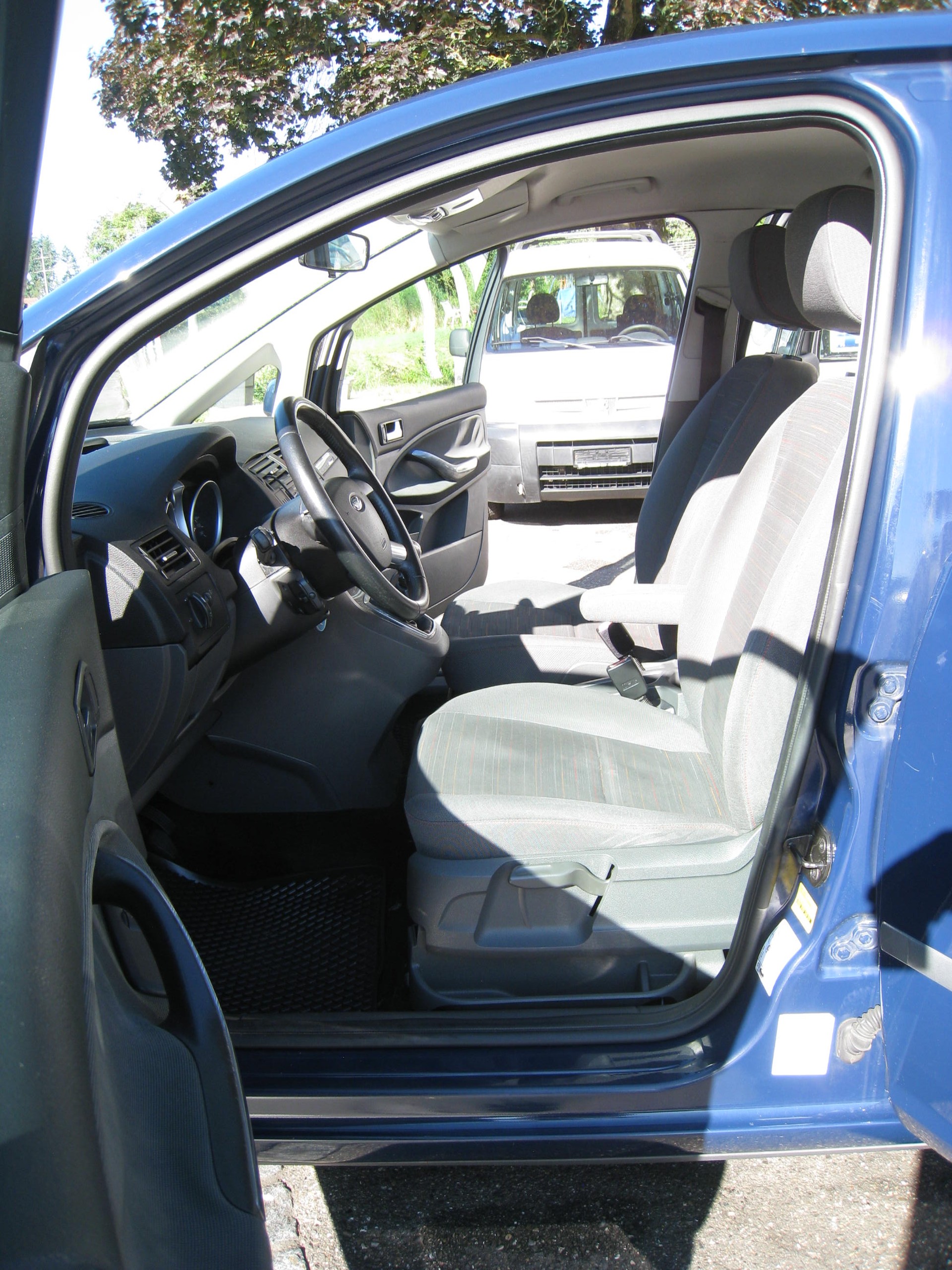 FORD C-Max 1.8 16V Carving-image-9