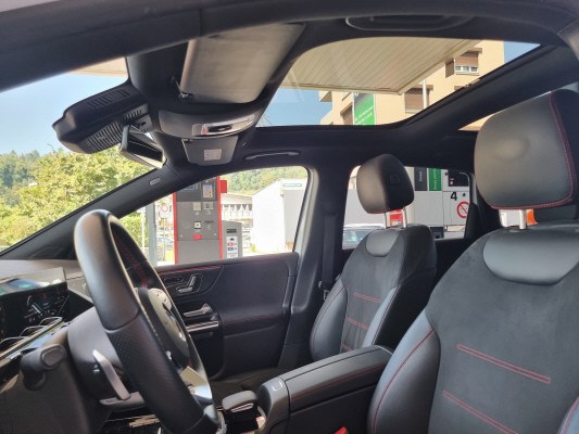 MERCEDES-BENZ B 250 4Matic AMG Line-image-9
