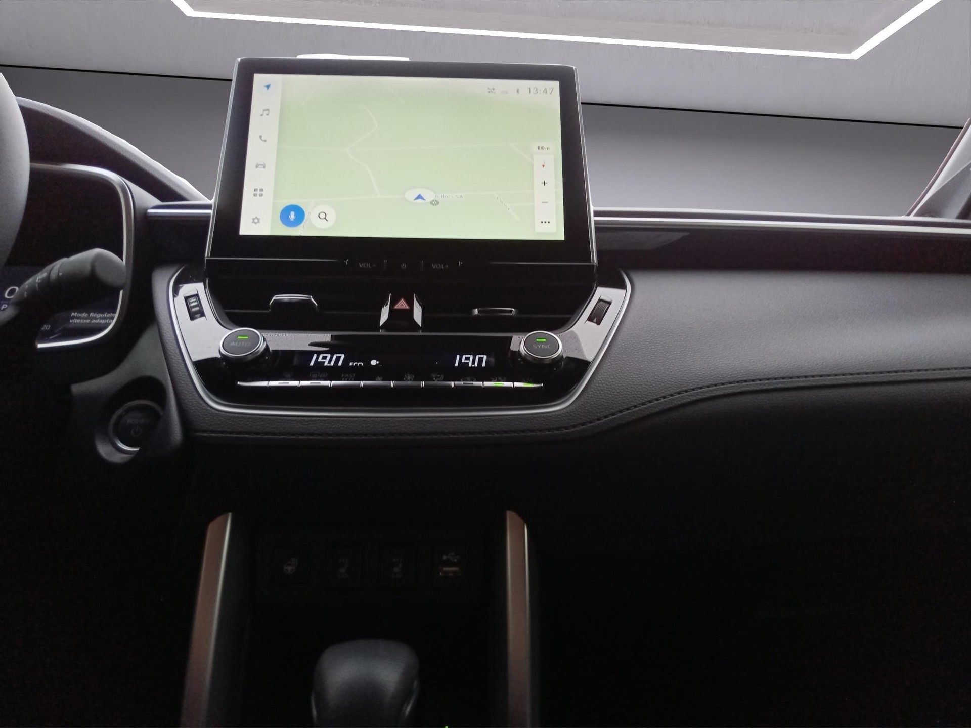 TOYOTA Corolla Cross 2.0 HSD Premium AWD-i-image-11