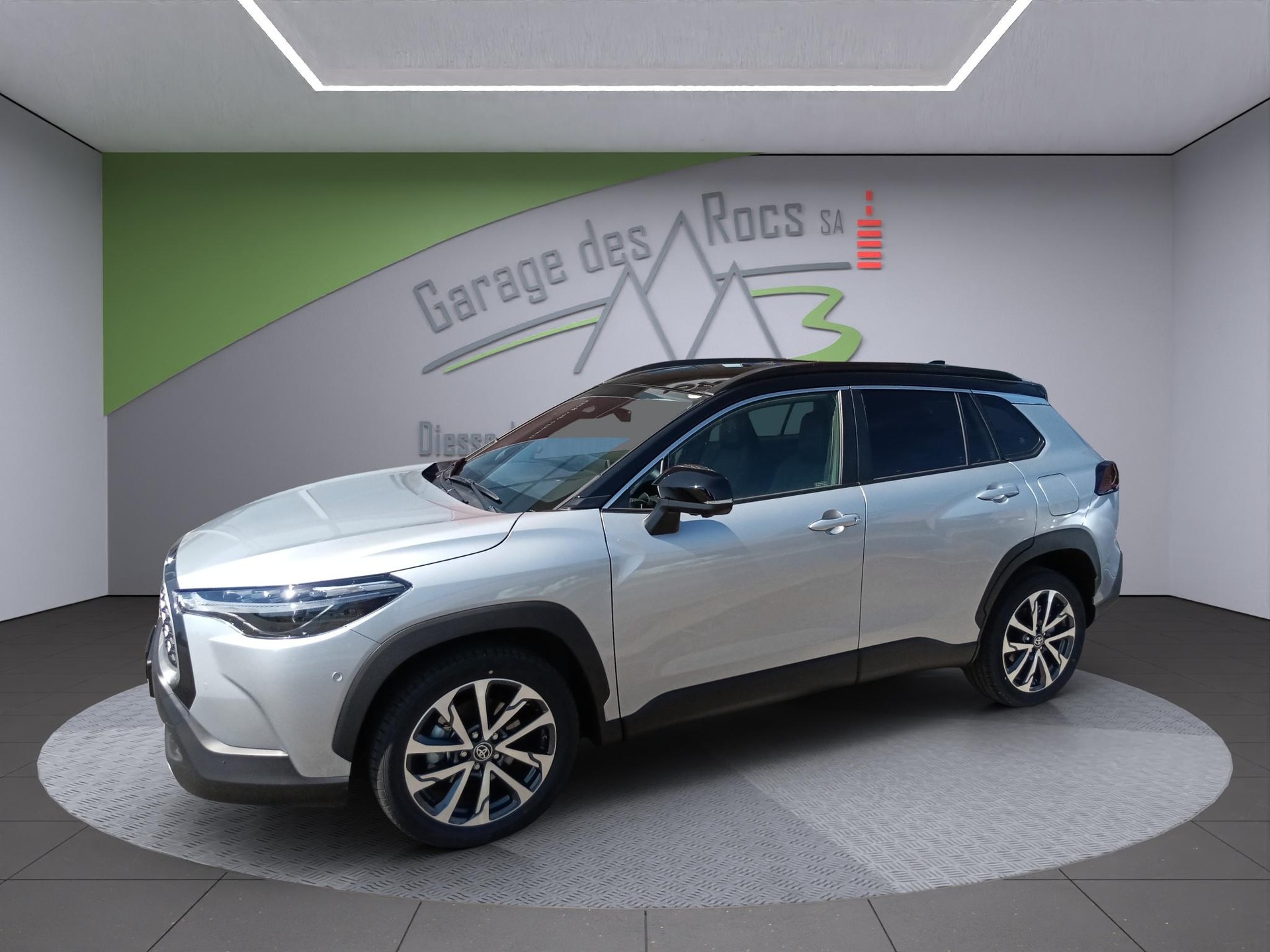 TOYOTA Corolla Cross 2.0 HSD Premium AWD-i-image-2
