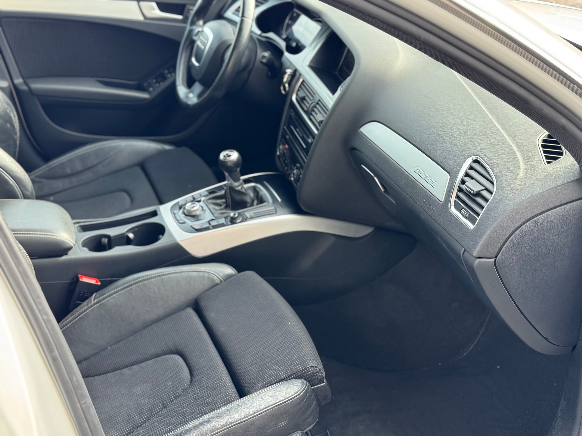 AUDI Avant 2.0 TDI Quattro-image-8
